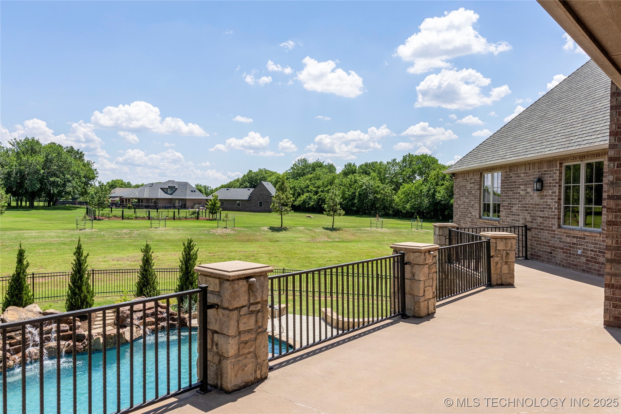 1211 N Cimarron Hill Property Photo 27
