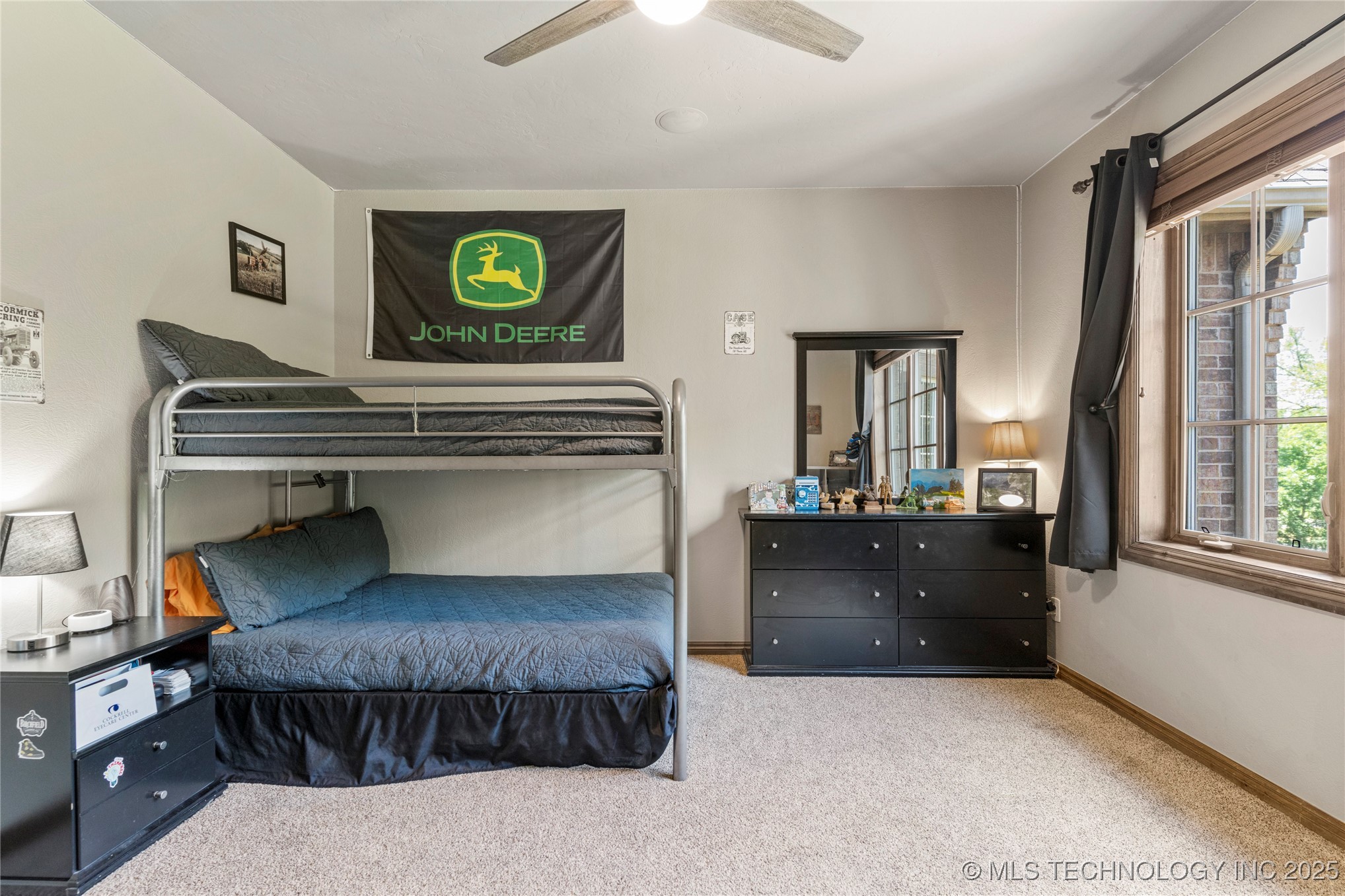 1211 N Cimarron Hill Property Photo 32