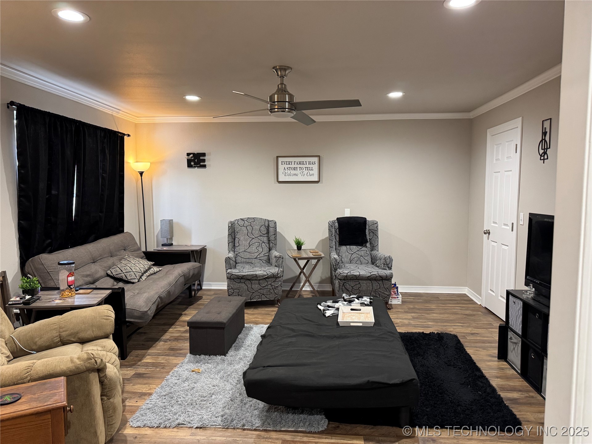 105 S Poplar Street Property Photo 7