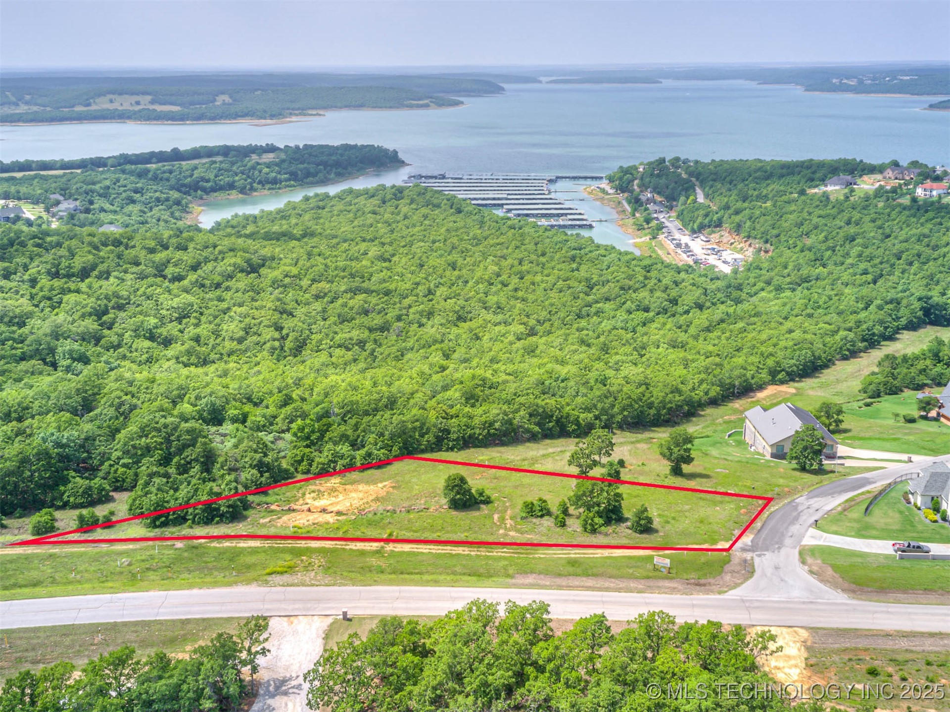 33 Catalina Boulevard Property Photo 1