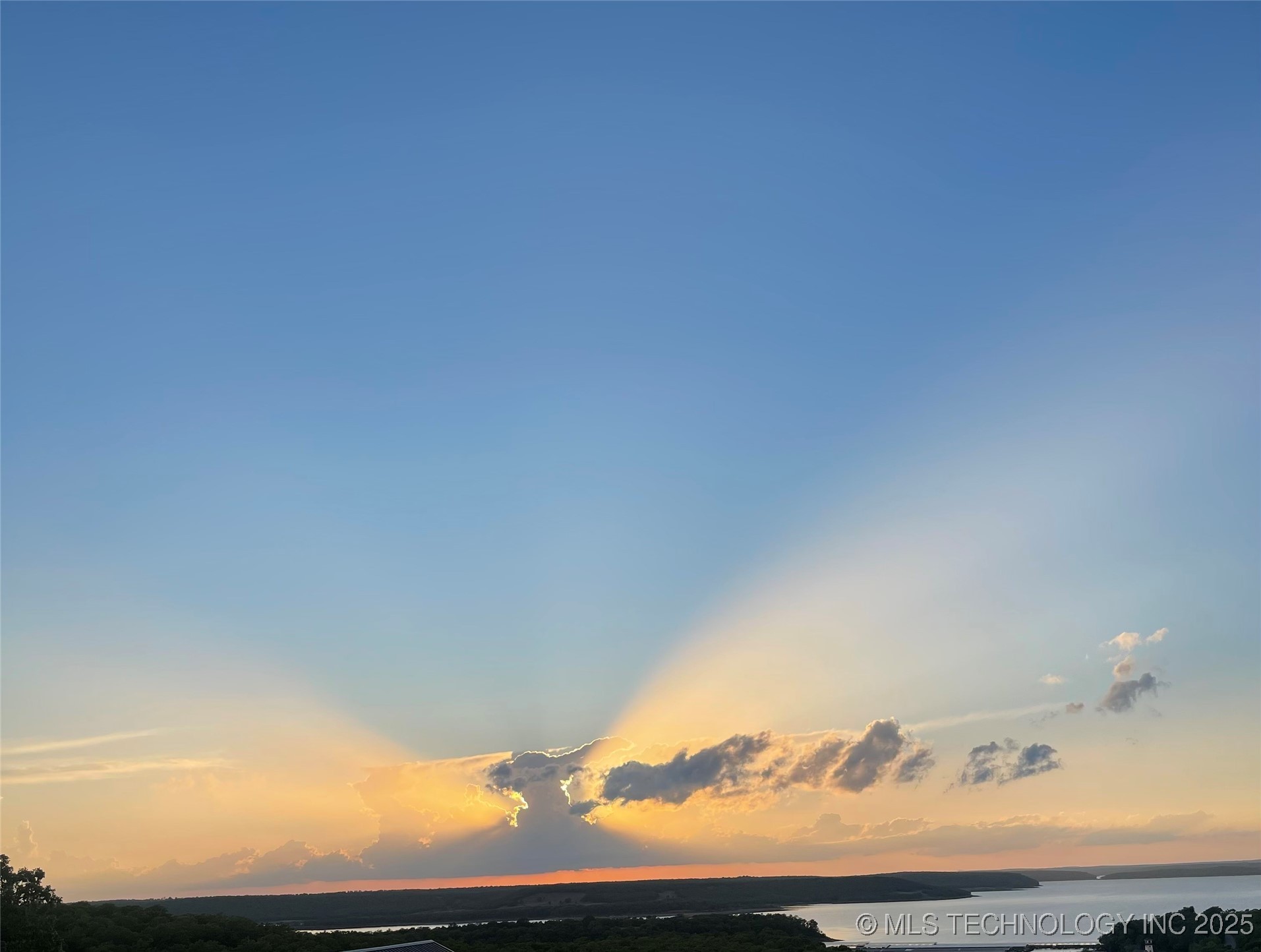 33 Catalina Boulevard Property Photo 5