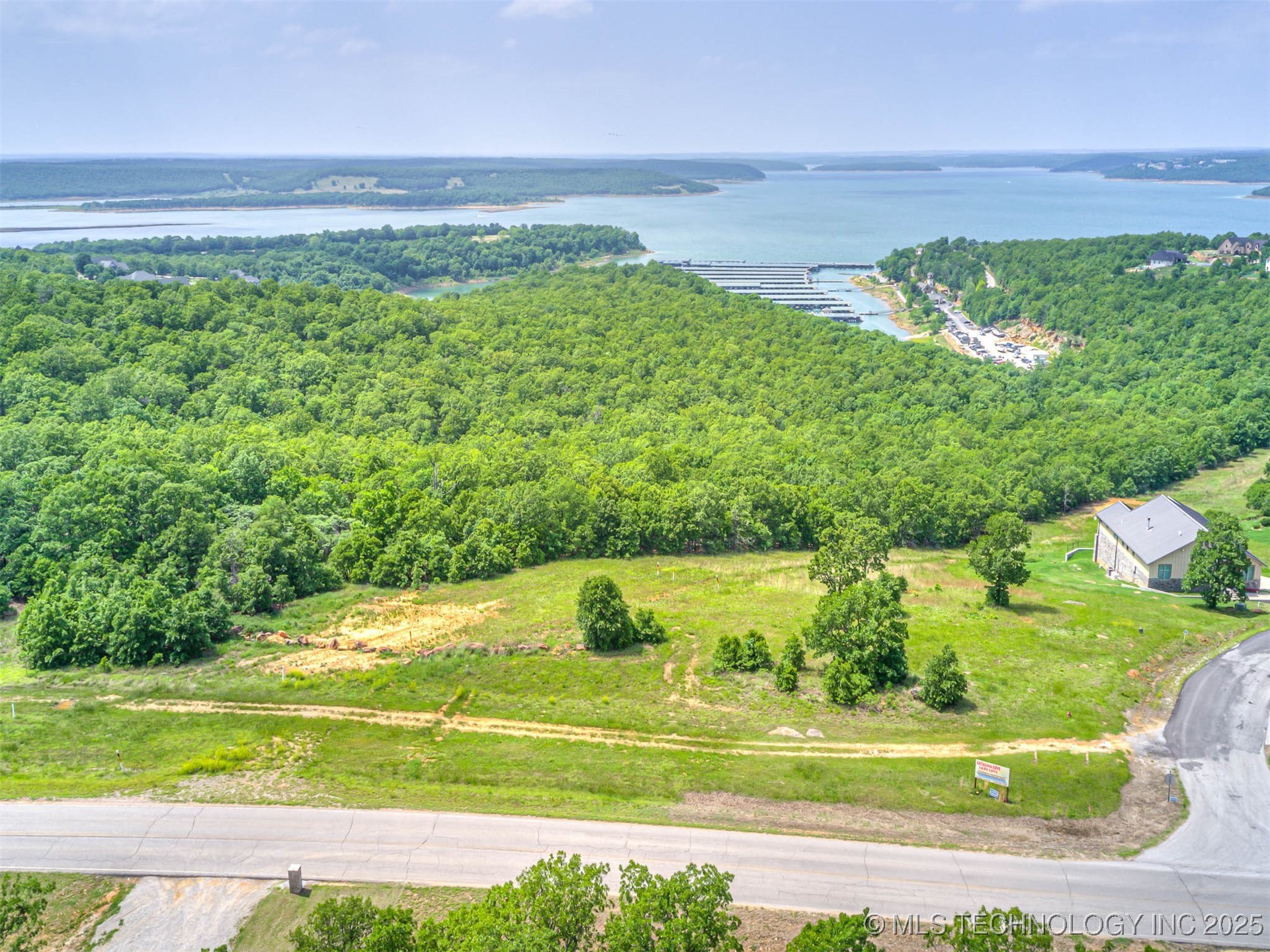 33 Catalina Boulevard Property Photo 14