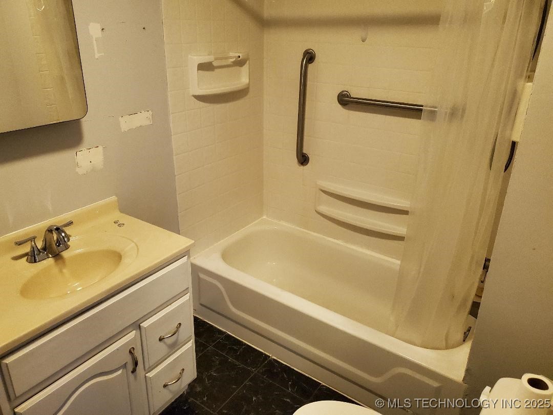 824 W Houston Street Property Photo 14