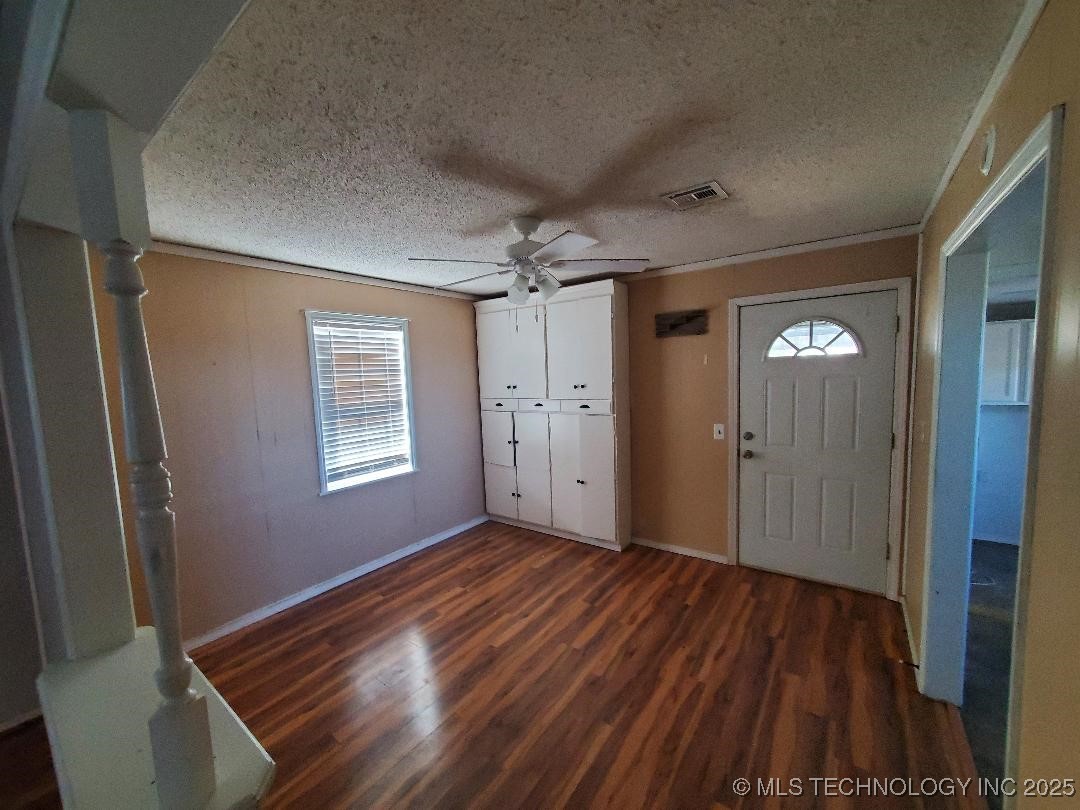 824 W Houston Street Property Photo 18