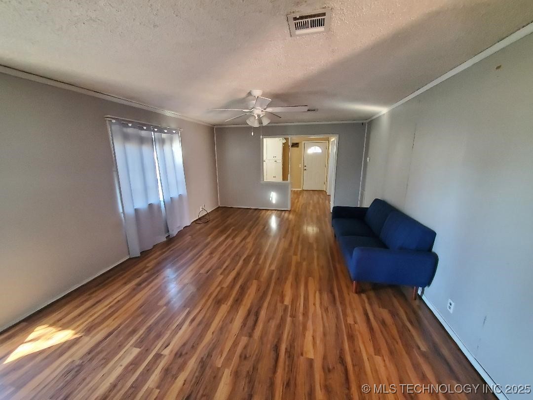824 W Houston Street Property Photo 19