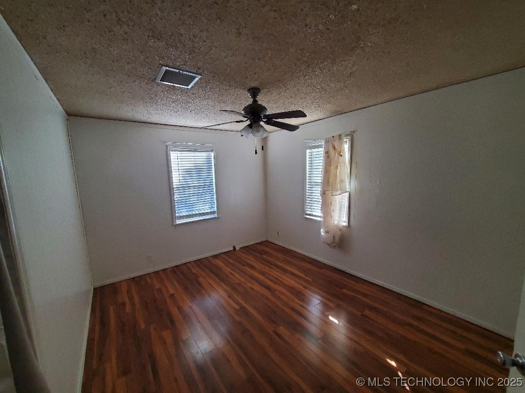 824 W Houston Street Property Photo 20