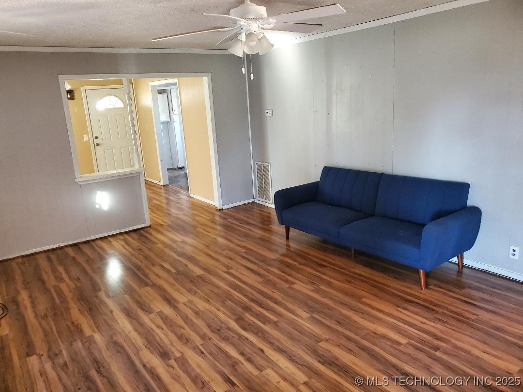 824 W Houston Street Property Photo 33