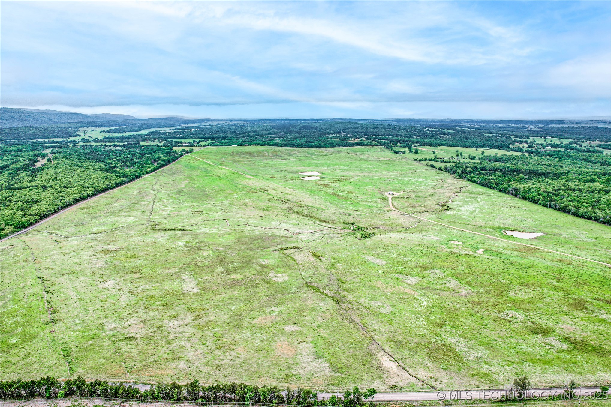 2518559 Property Photo 1