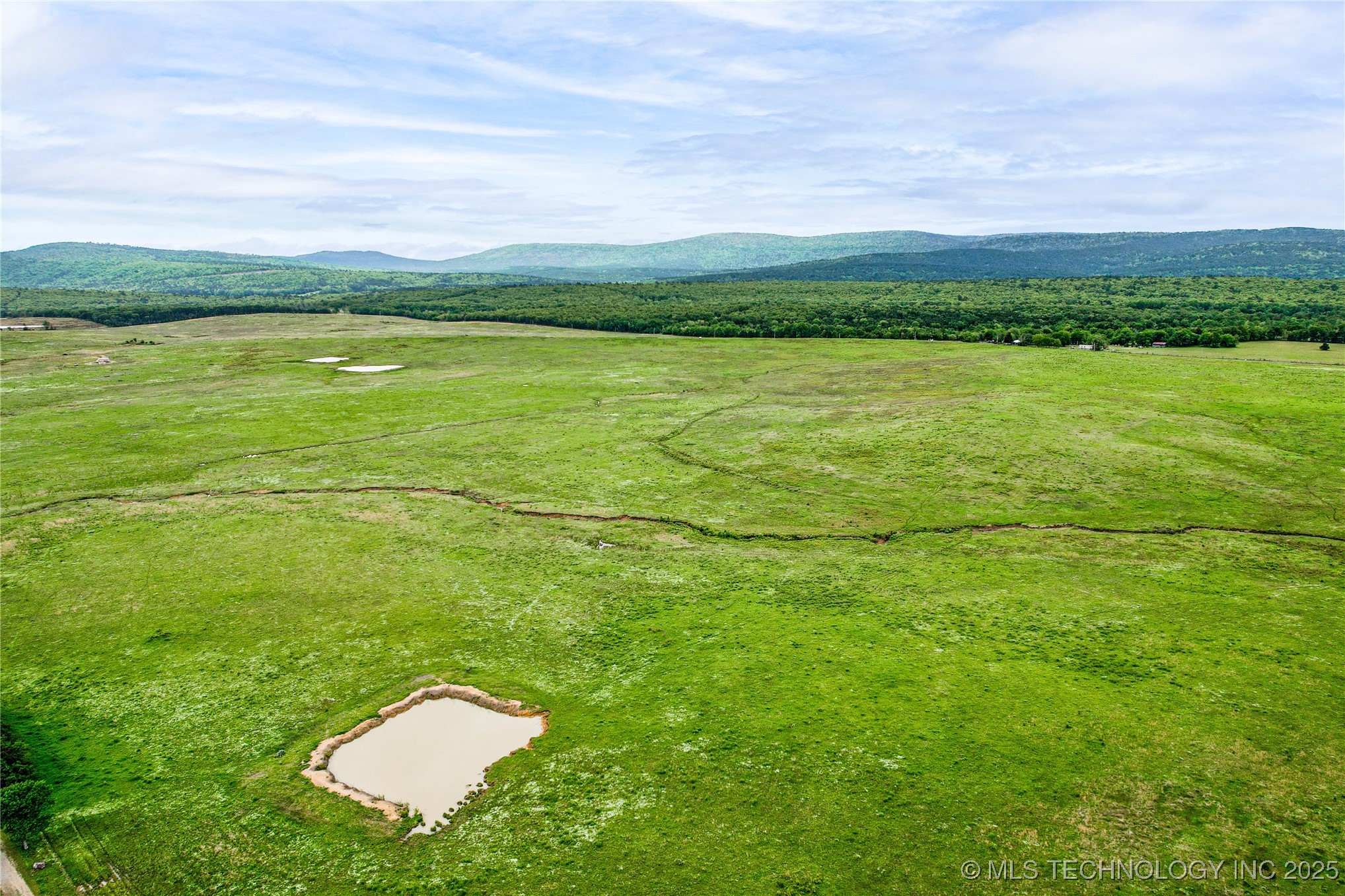 2518559 Property Photo 13