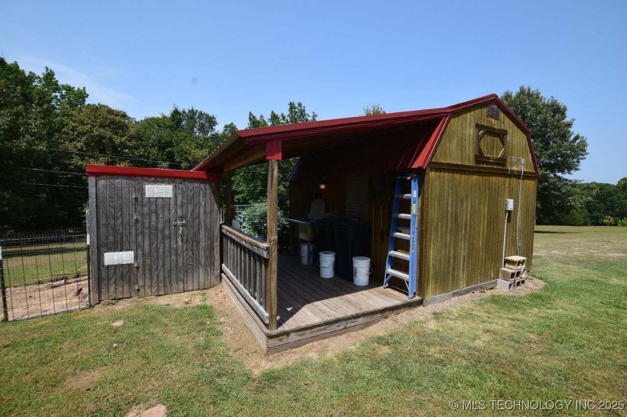 460925 E 1146 Road Property Photo 5
