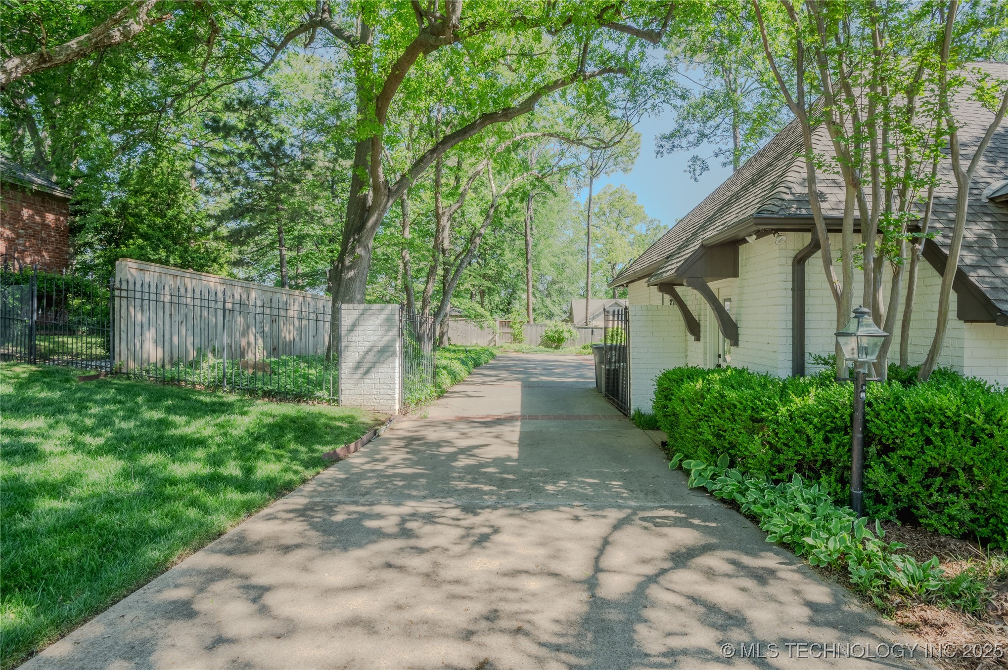 3421 E 62nd Street Property Photo 7