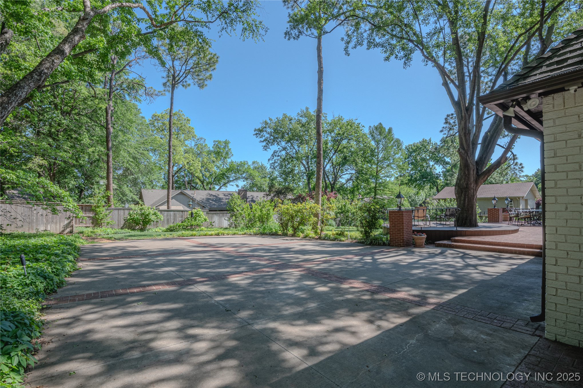 3421 E 62nd Street Property Photo 8