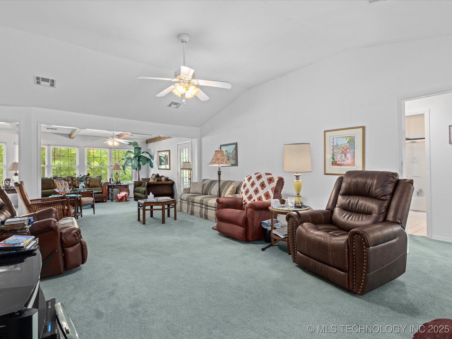 300 Keeler Street Property Photo 5