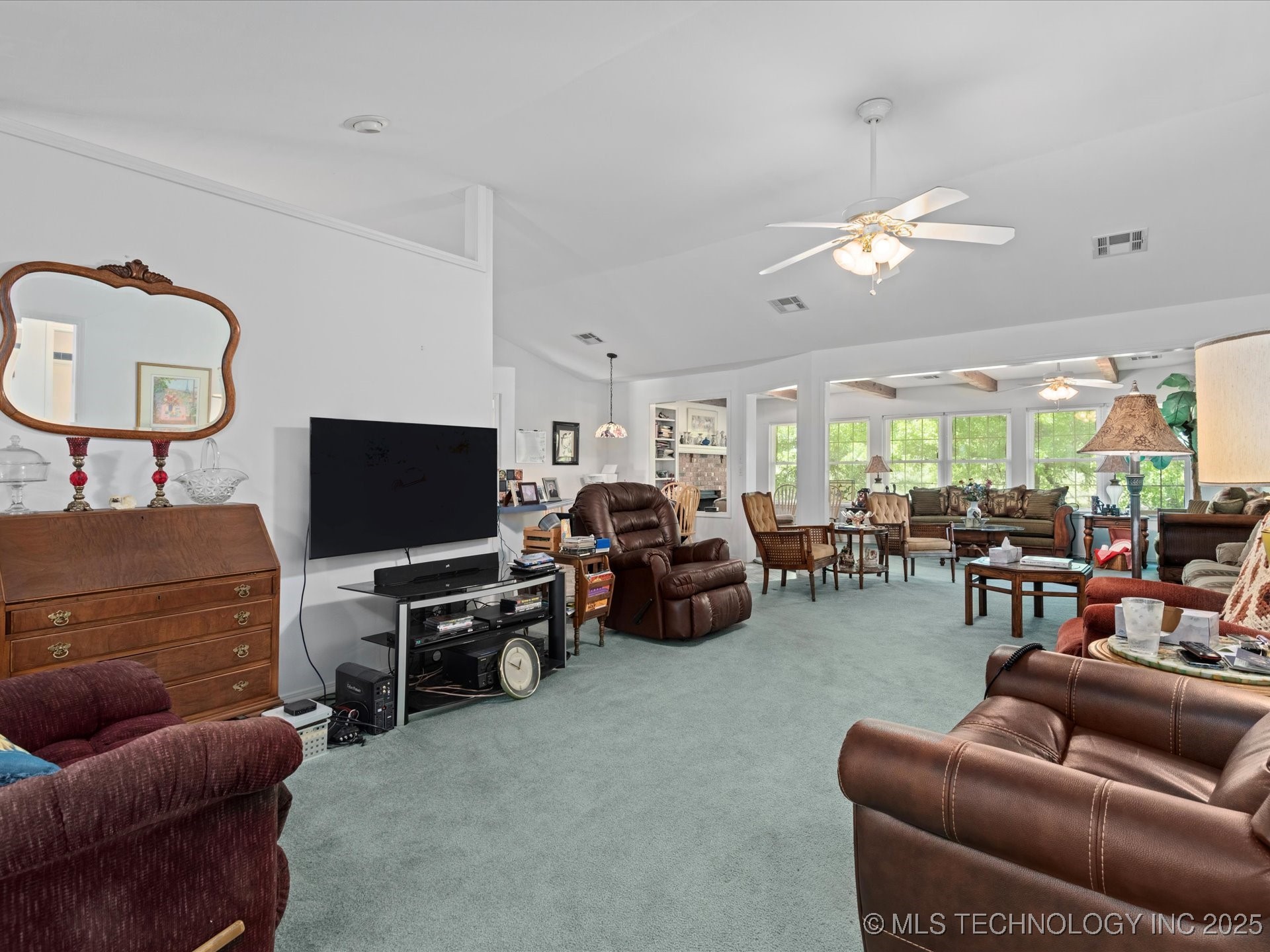 300 Keeler Street Property Photo 6