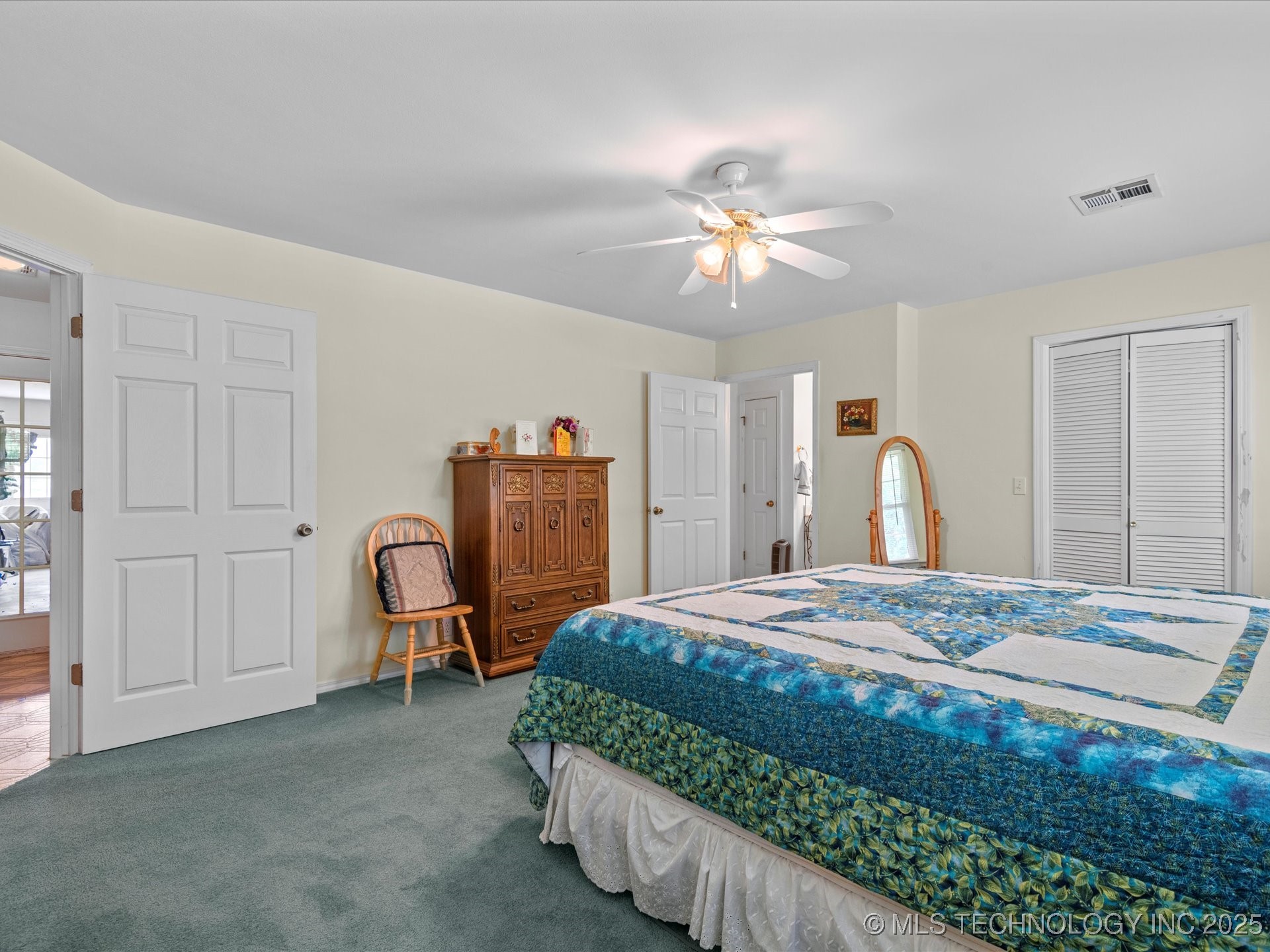 300 Keeler Street Property Photo 21