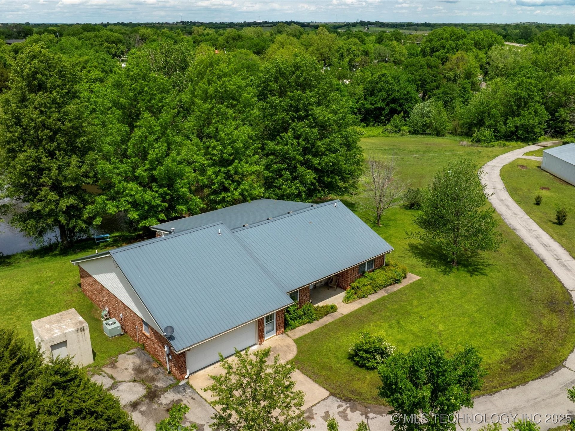 300 Keeler Street Property Photo 45