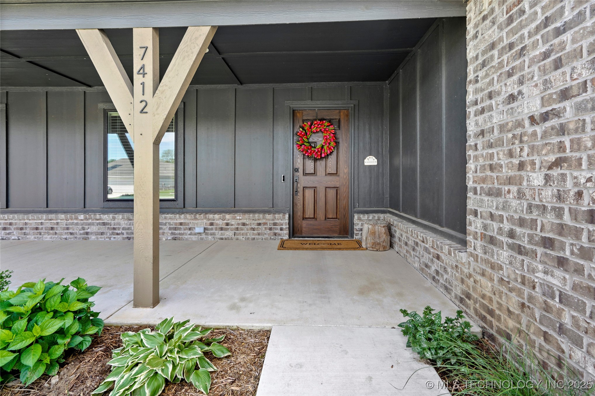 7412 E 89th Place N Property Photo 4