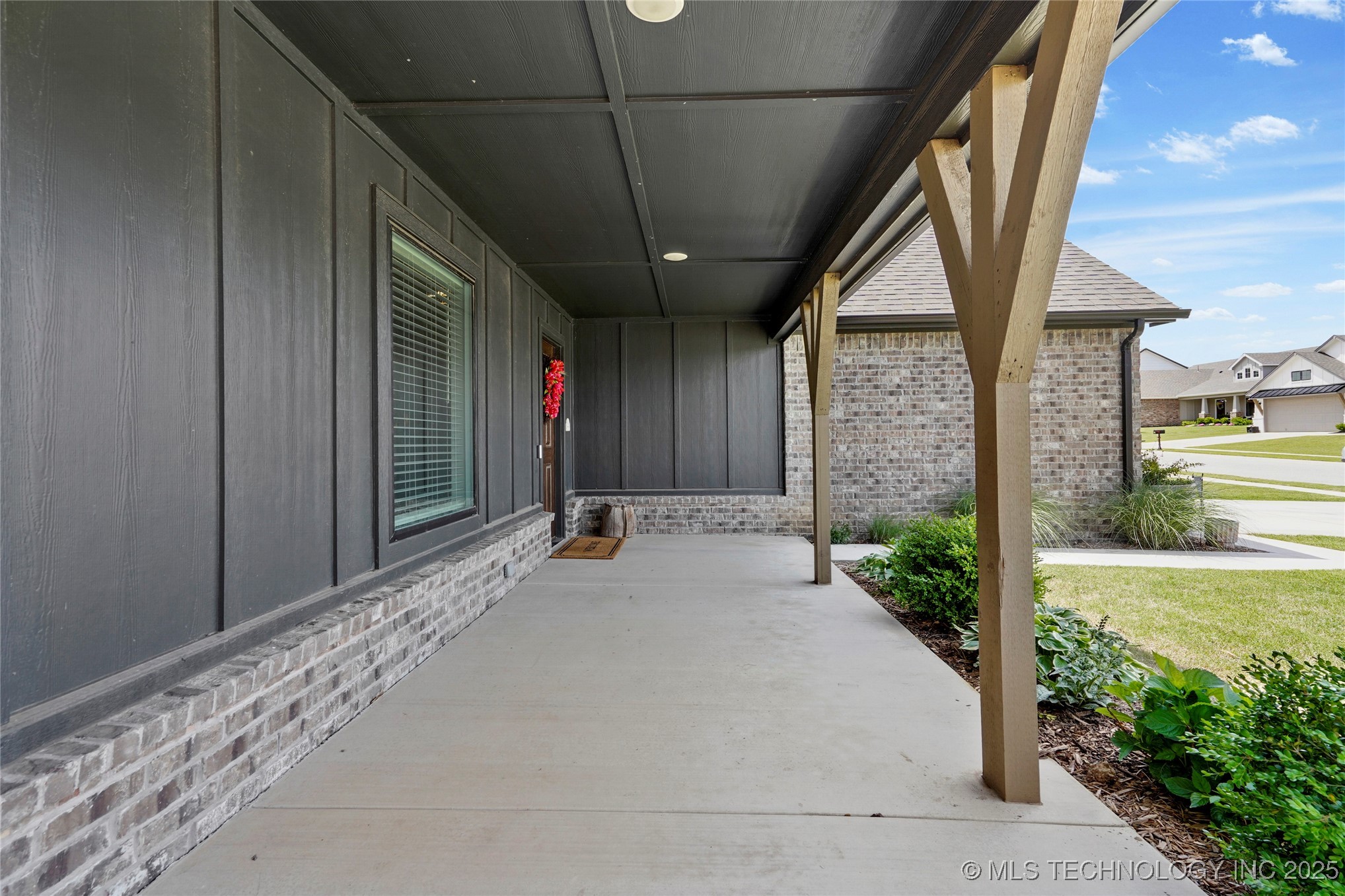 7412 E 89th Place N Property Photo 5