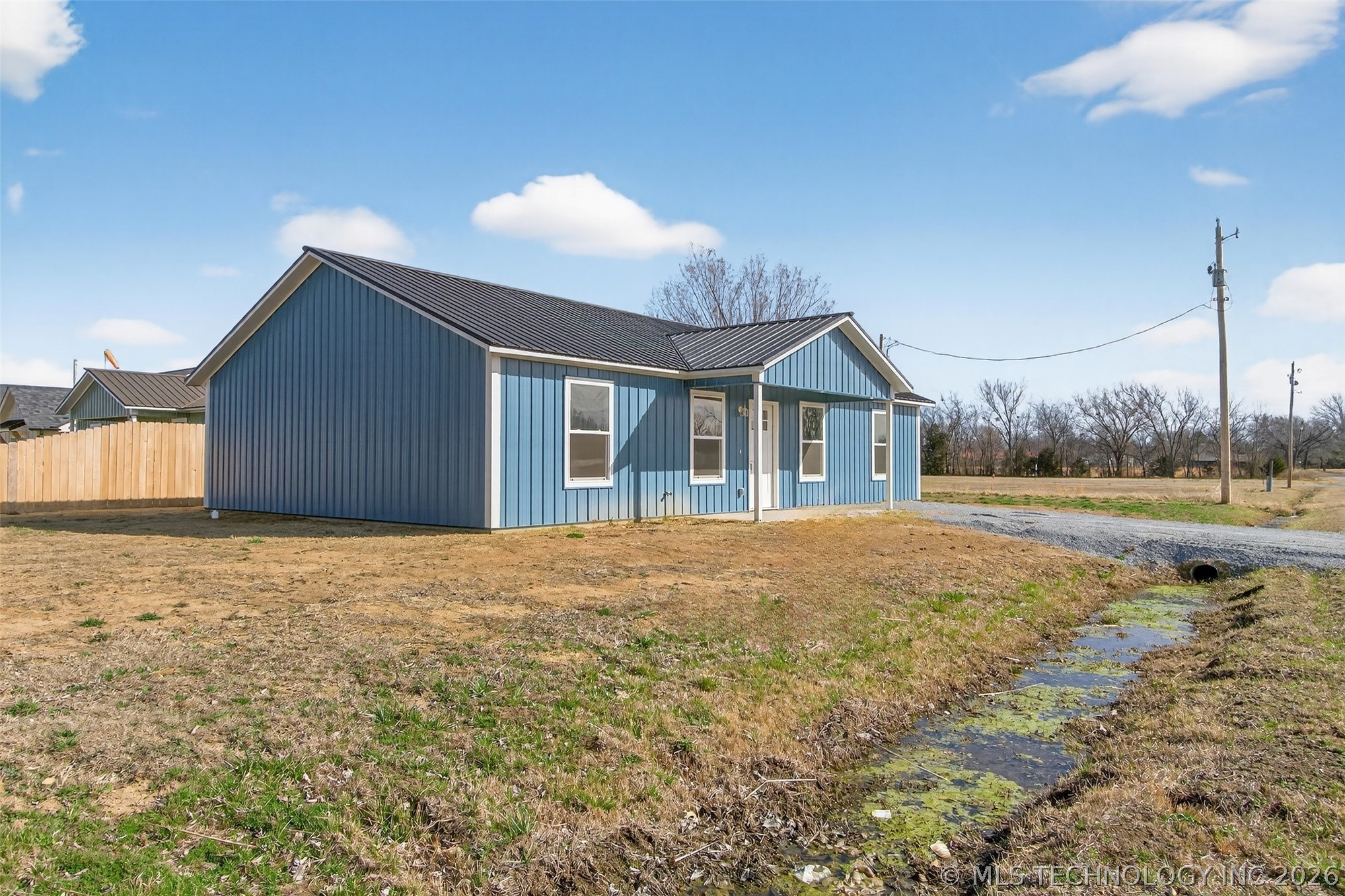 112 E Loy Avenue Property Photo 3