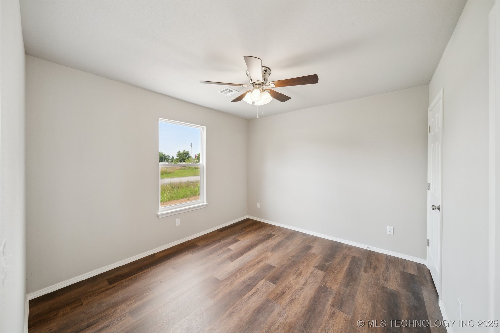 112 E Loy Avenue Property Photo 13