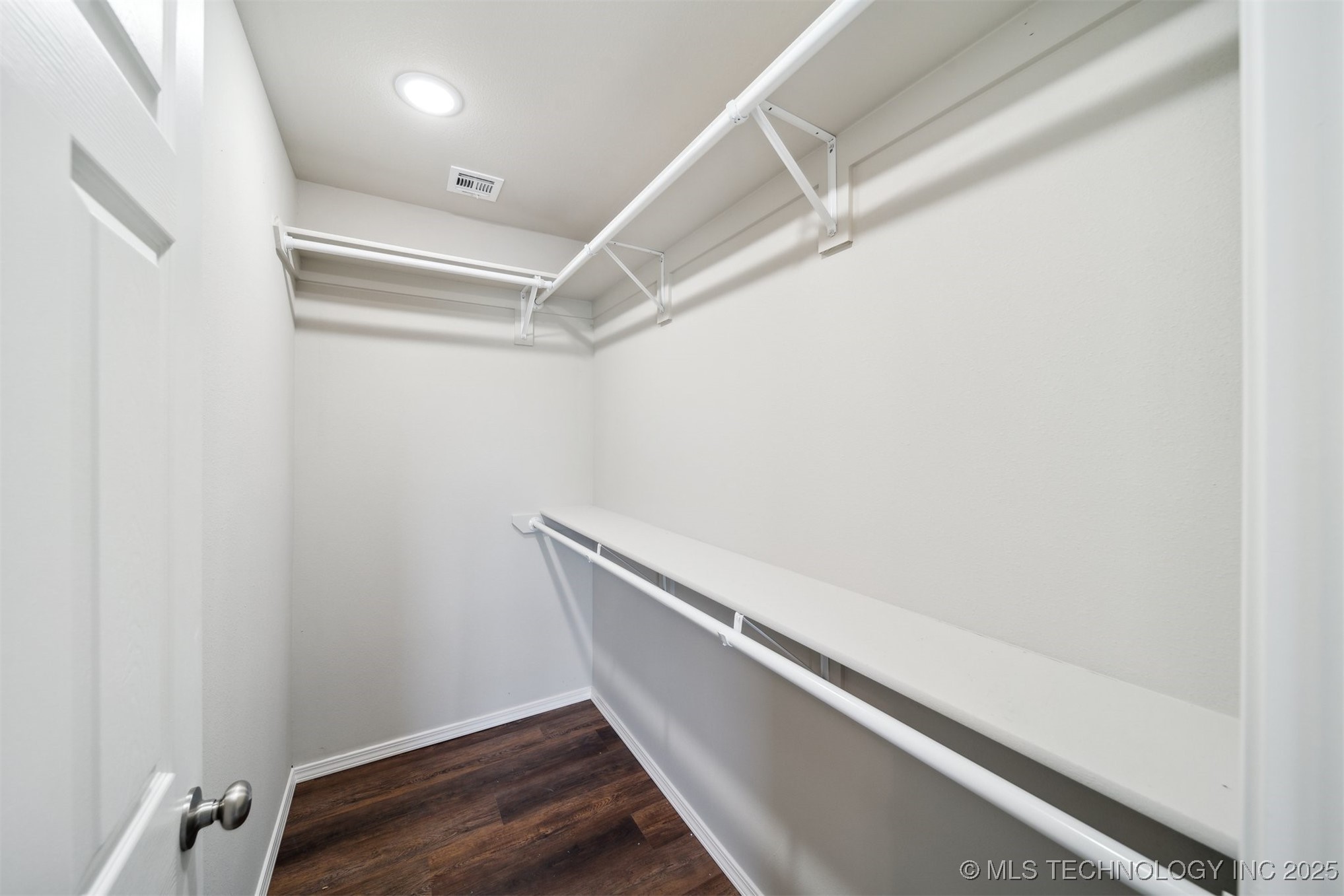 112 E Loy Avenue Property Photo 16