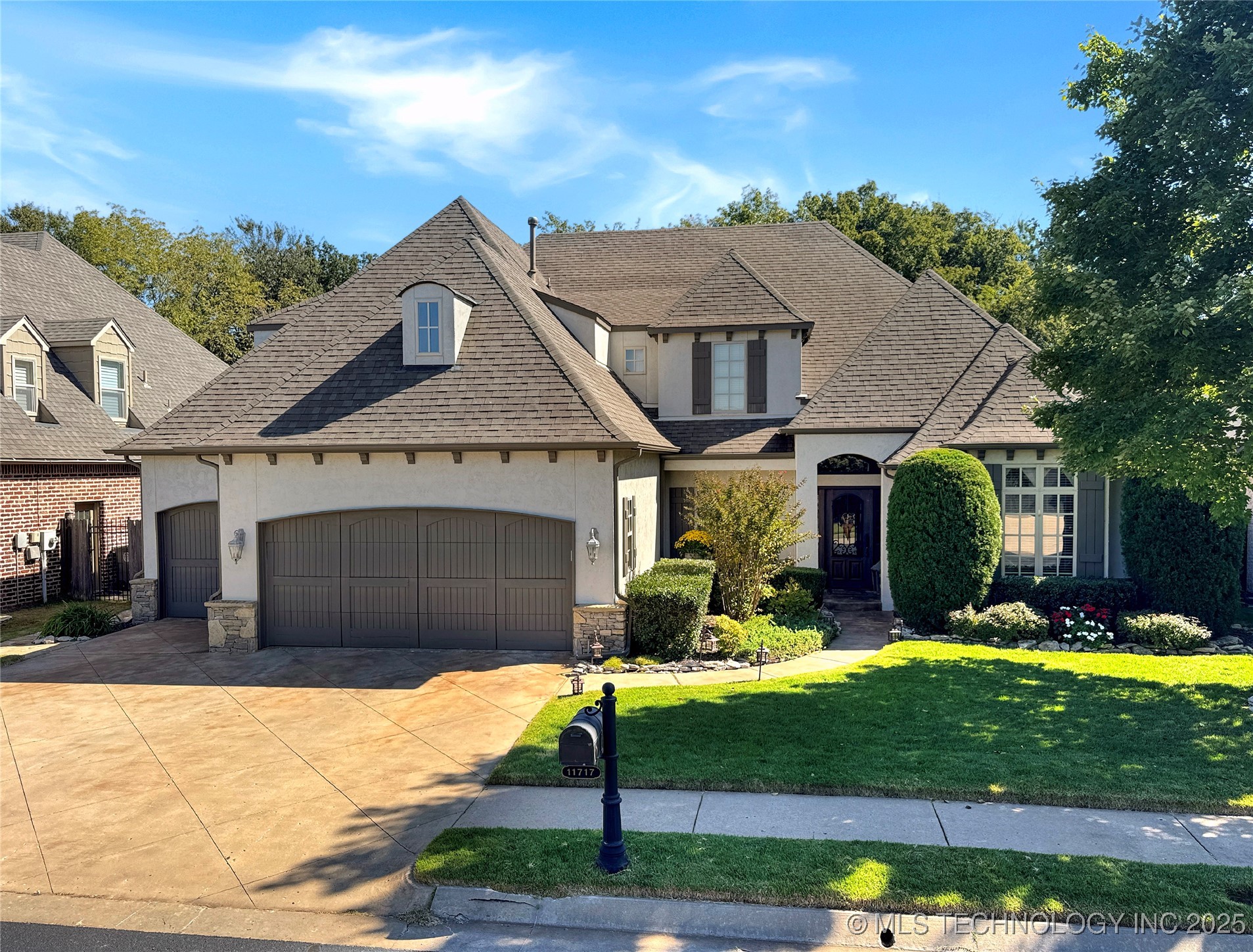 11717 S Sandusky Avenue Property Photo 1