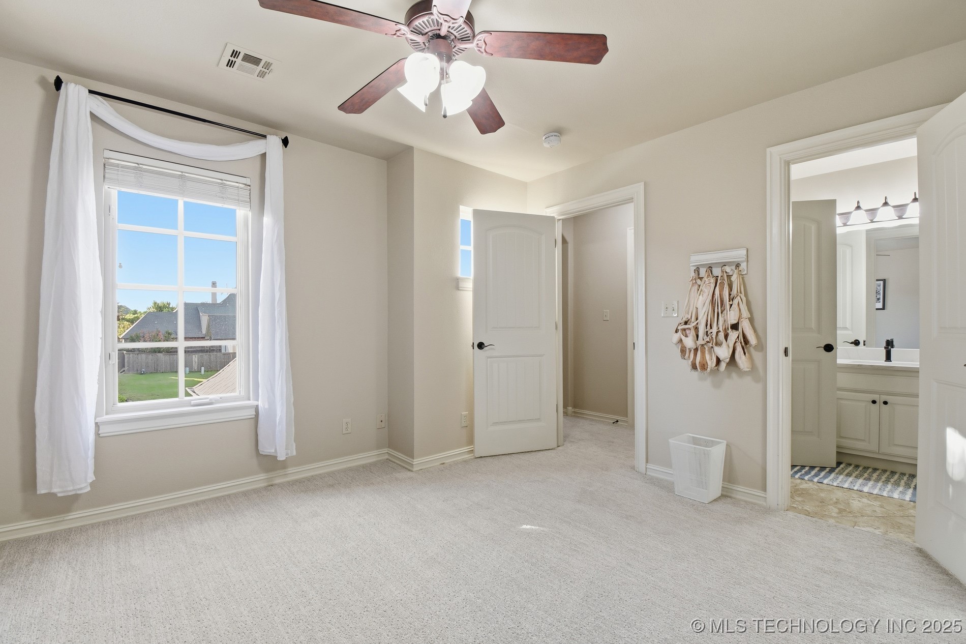 11717 S Sandusky Avenue Property Photo 35