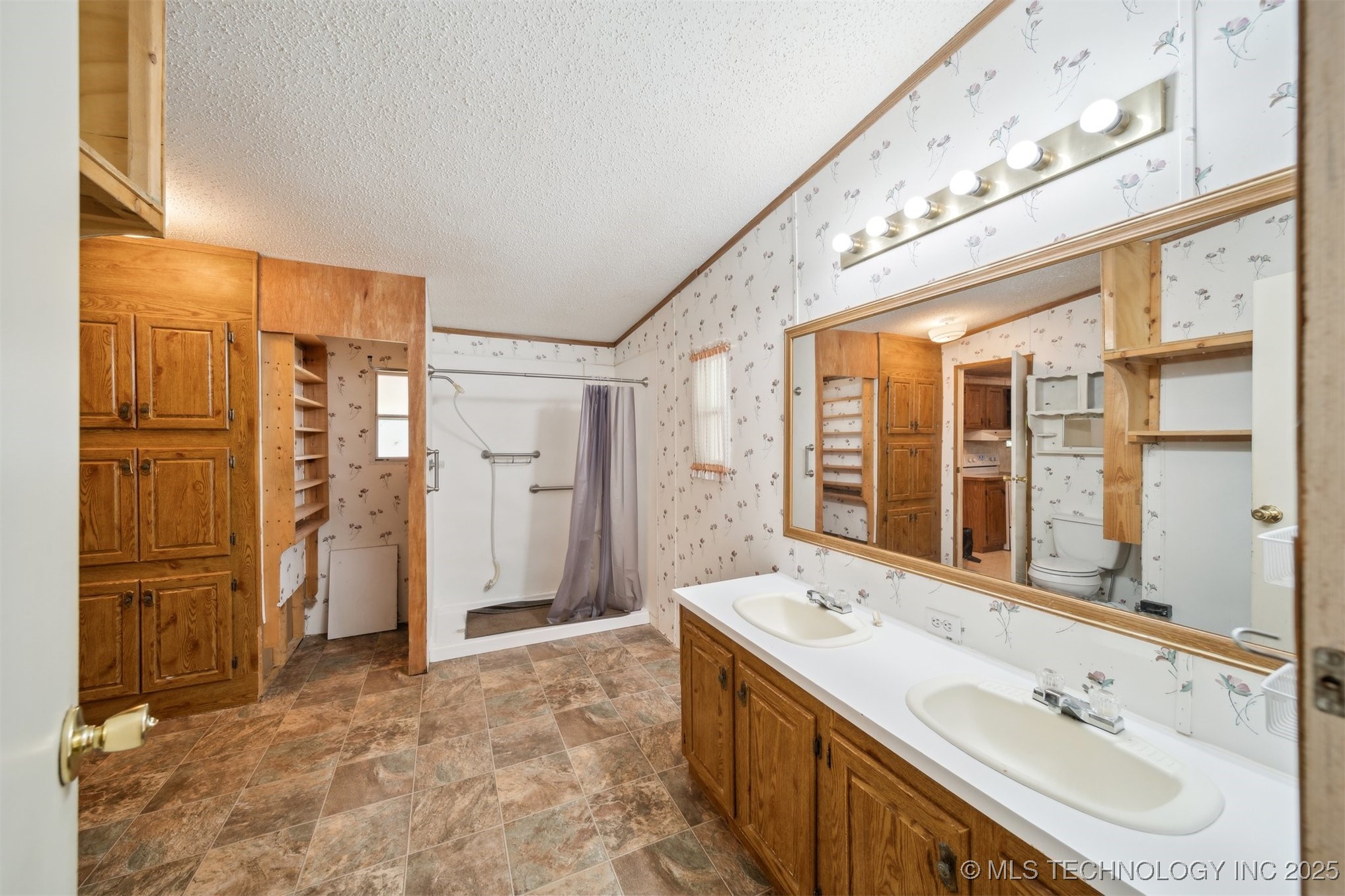 3152 E 4675 Property Photo 13