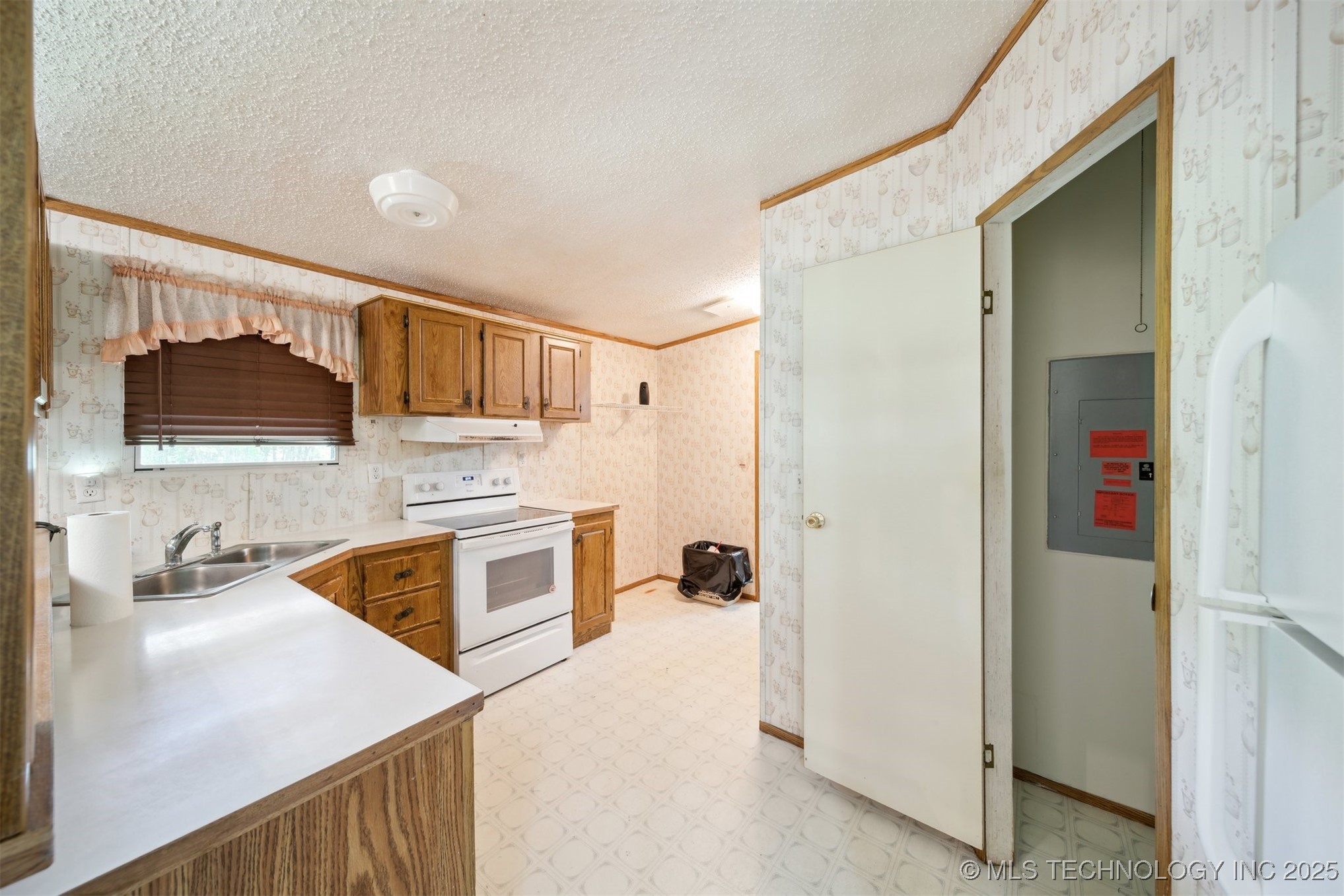 3152 E 4675 Property Photo 17