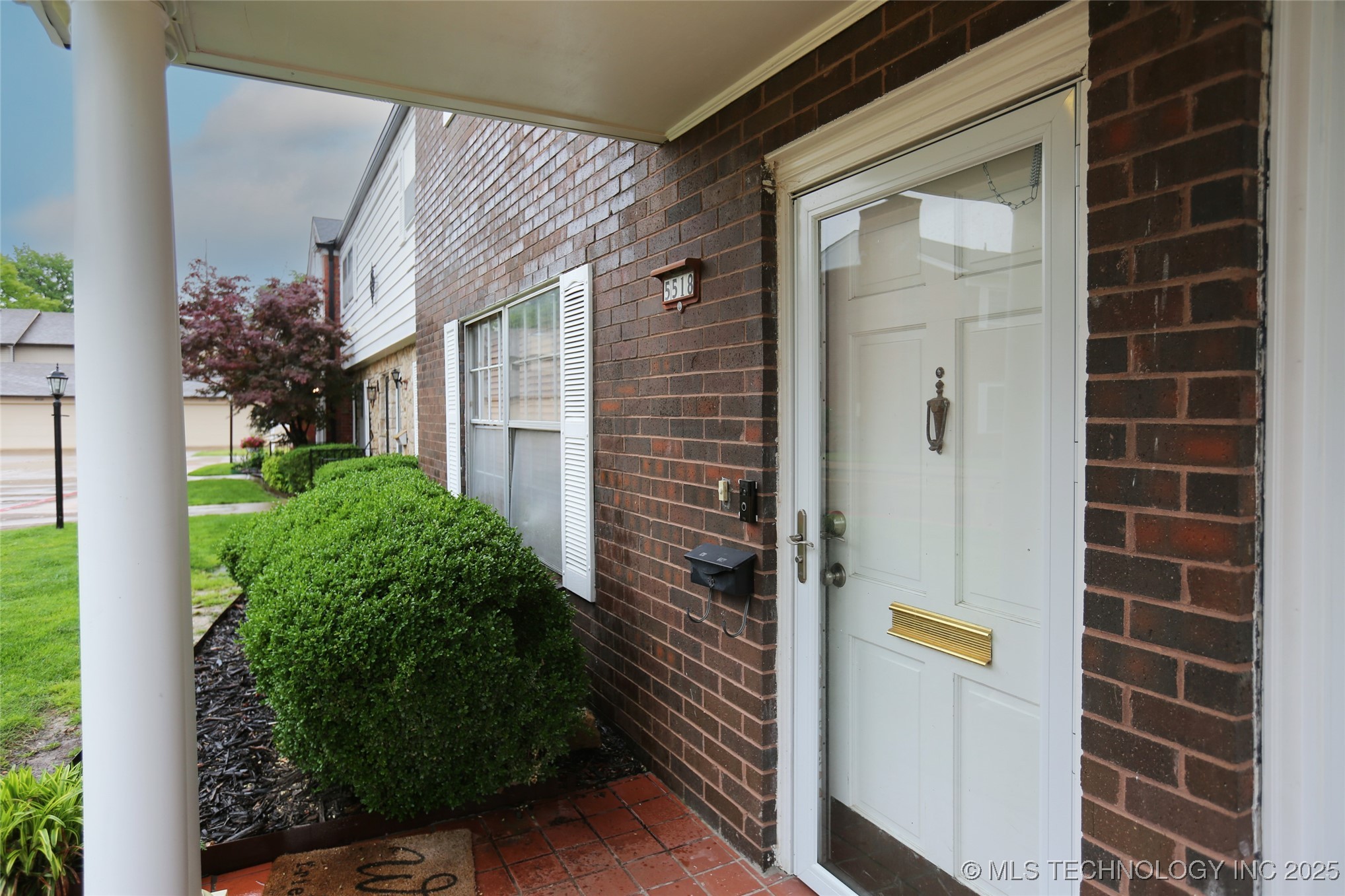 5518 E 46th Street 5518 Property Photo 3