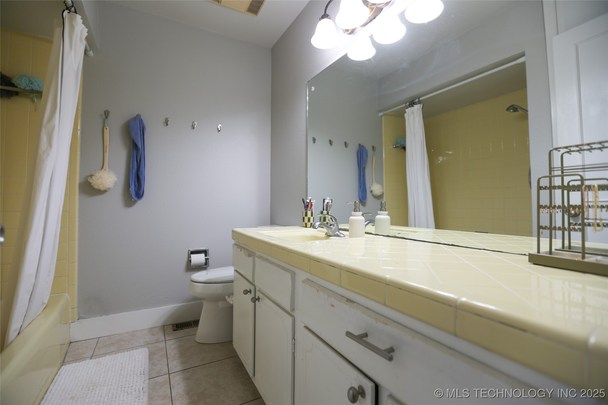 5518 E 46th Street 5518 Property Photo 38