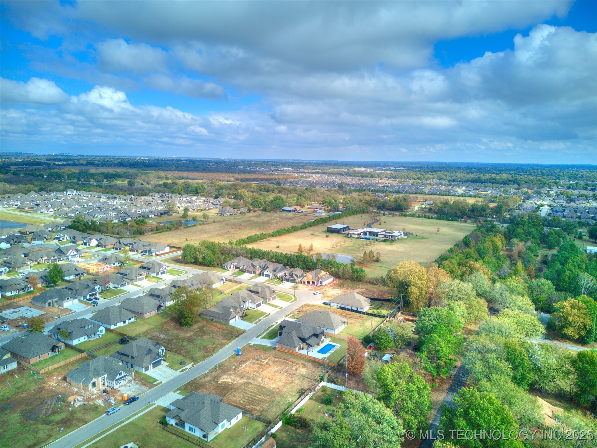 12122 E 126th Street S Property Photo 6