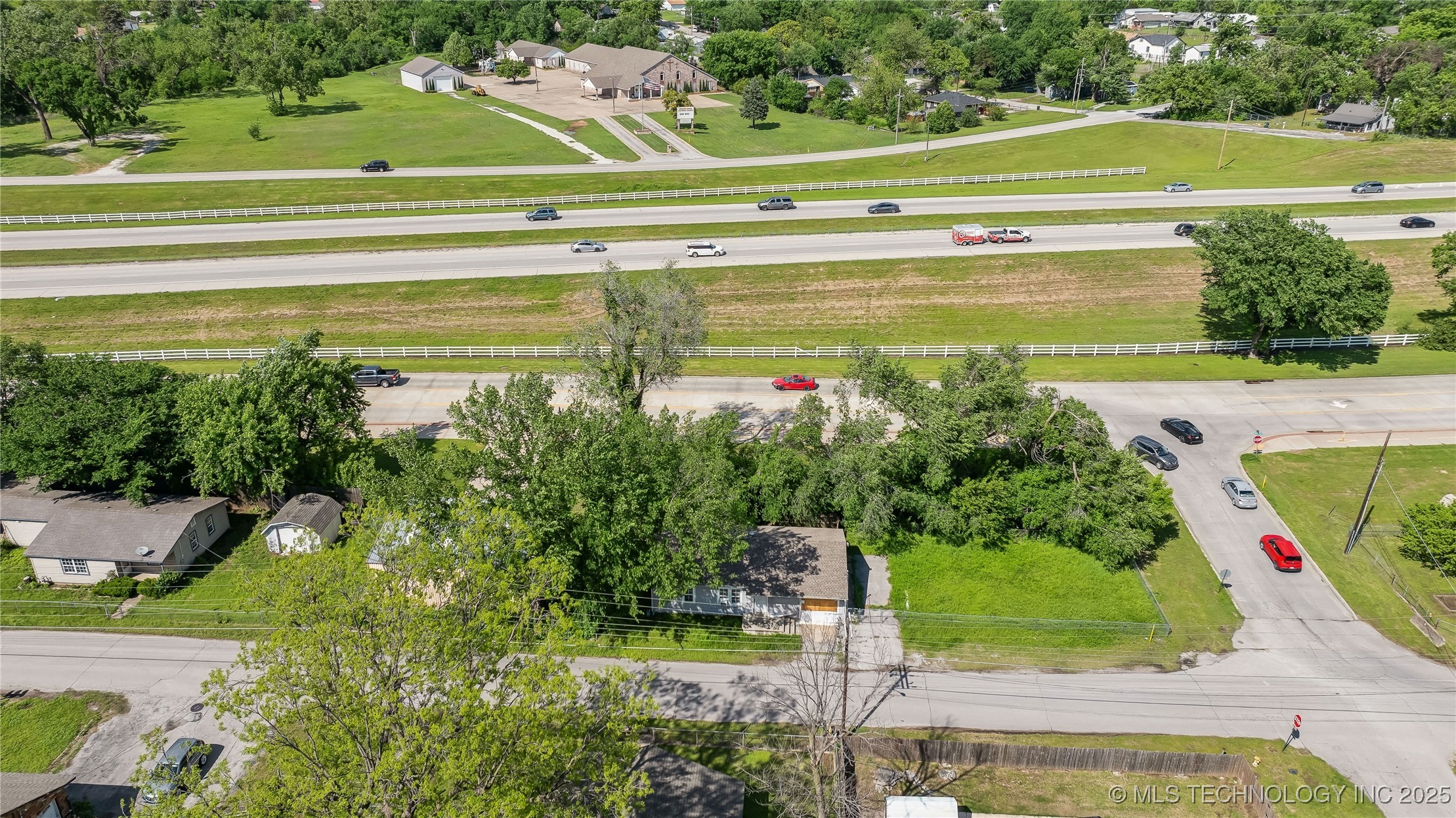 810 Katy Street Property Photo 3