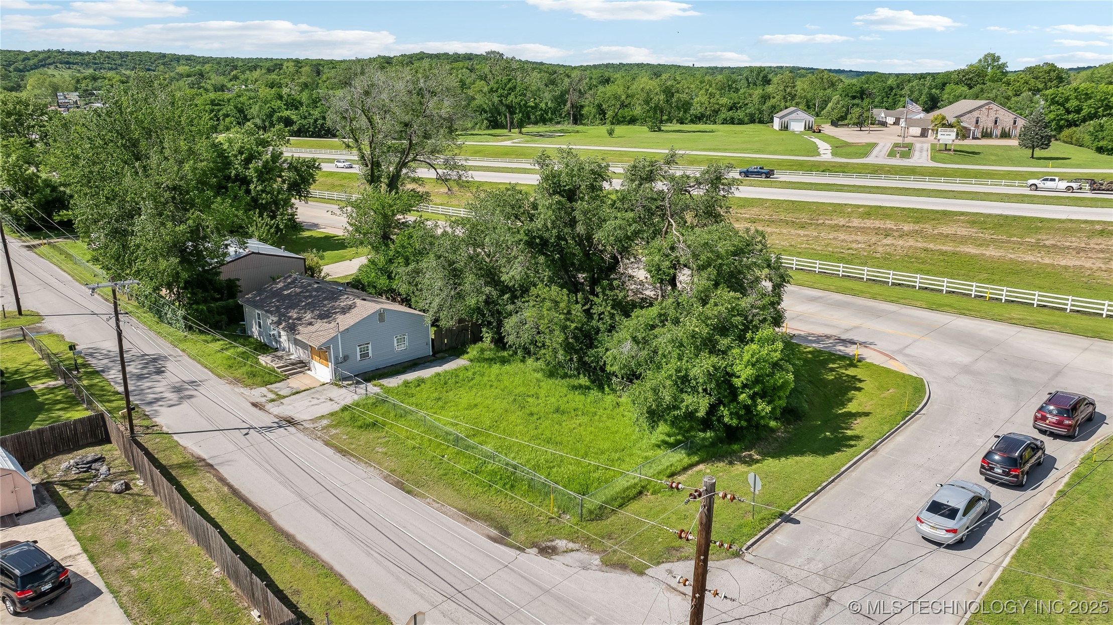 810 Katy Street Property Photo 4