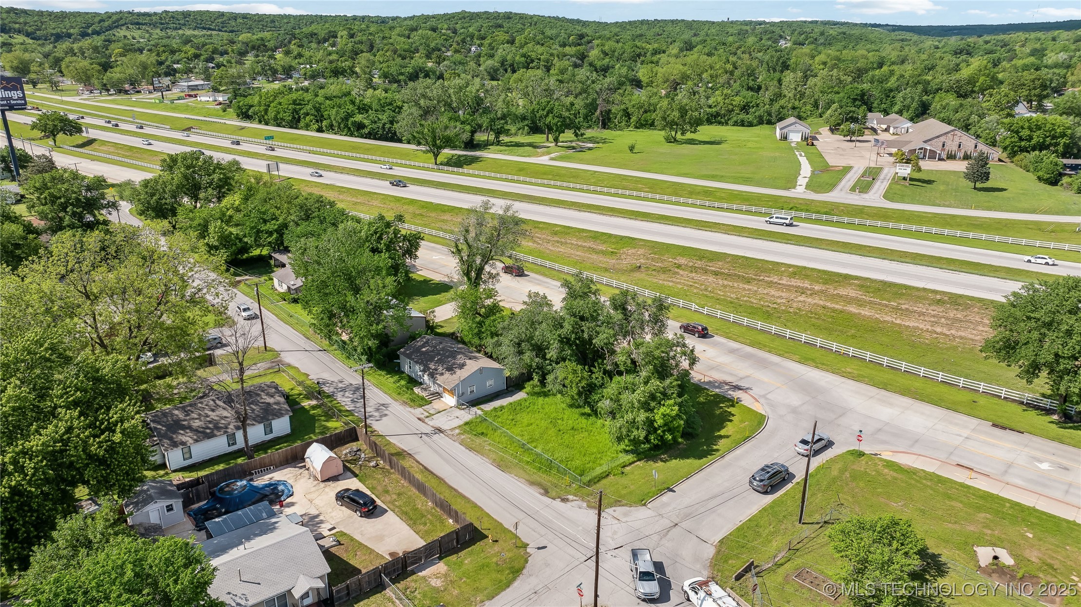 810 Katy Street Property Photo 5