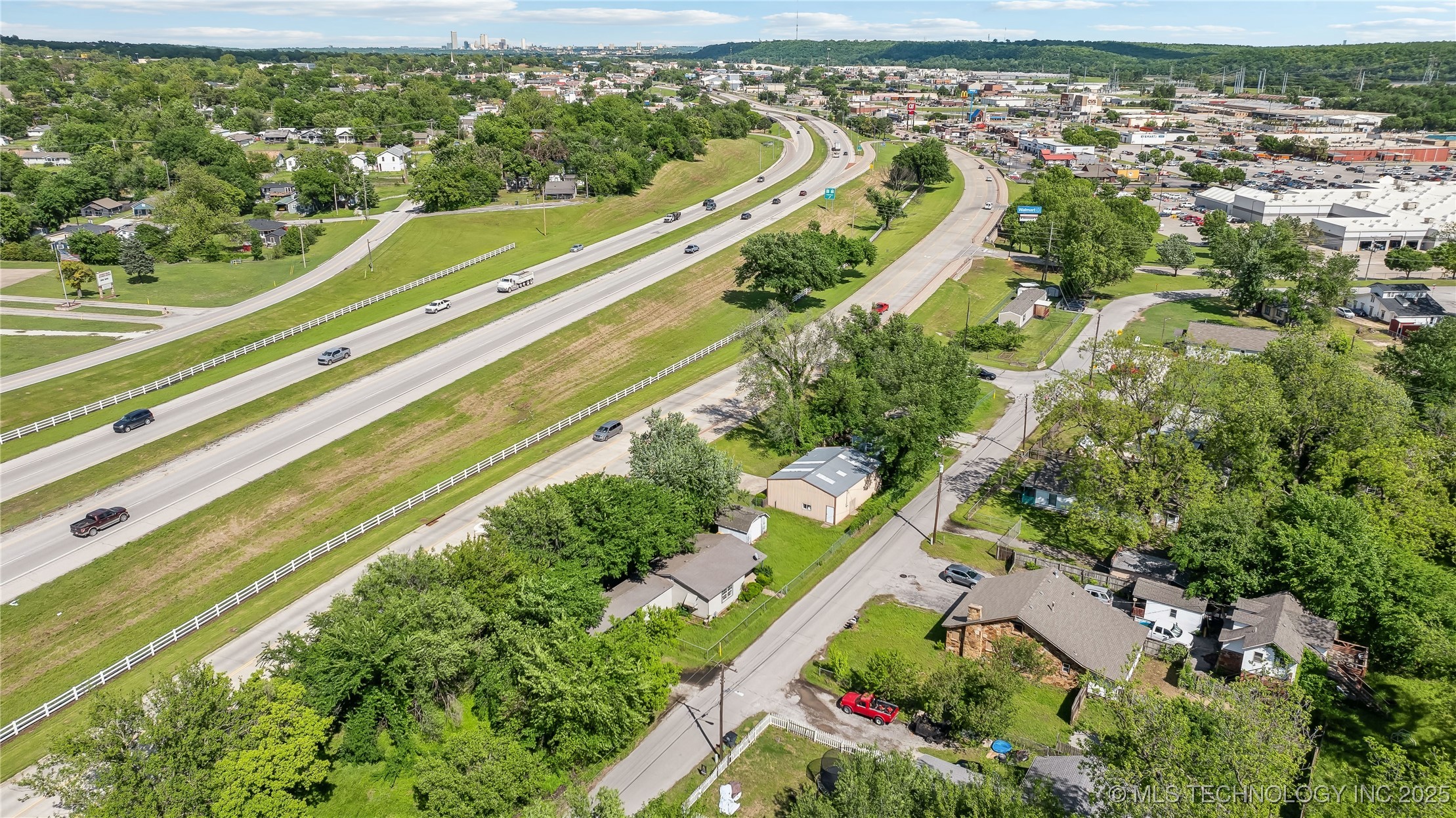 810 Katy Street Property Photo 7