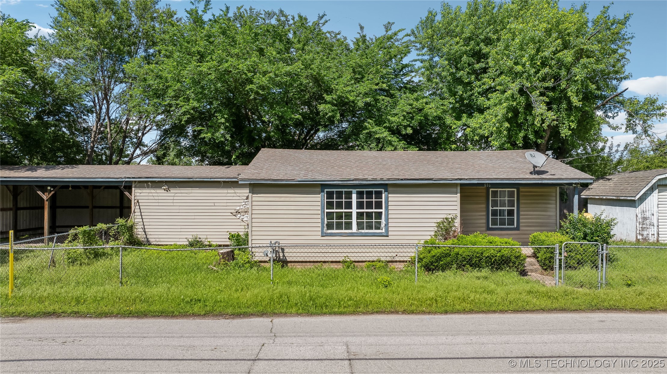 810 Katy Street Property Photo 10