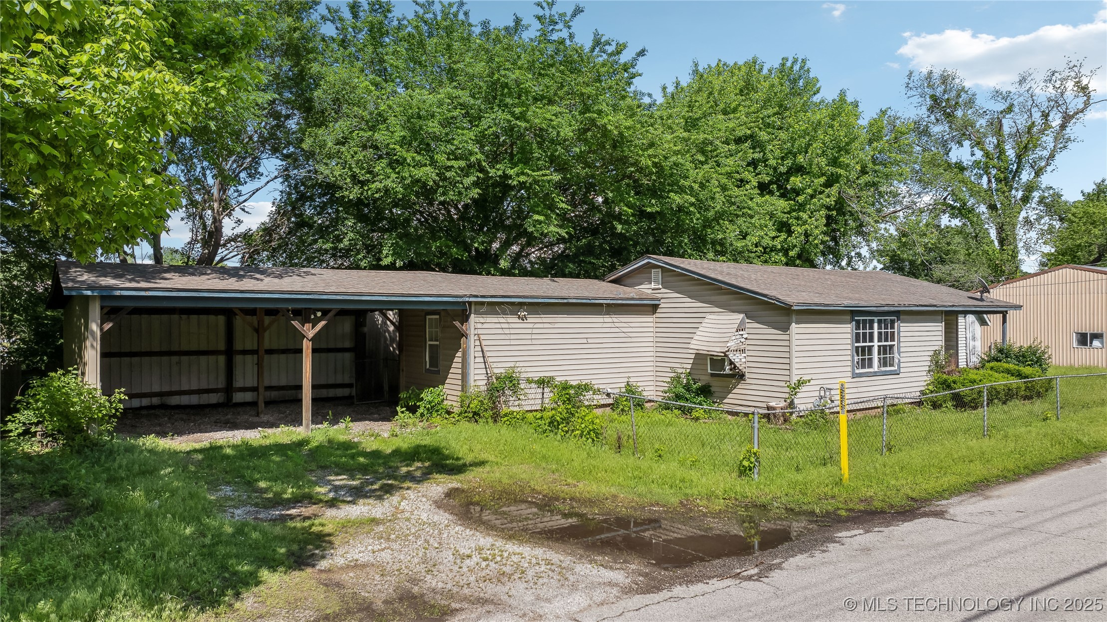 810 Katy Street Property Photo 11