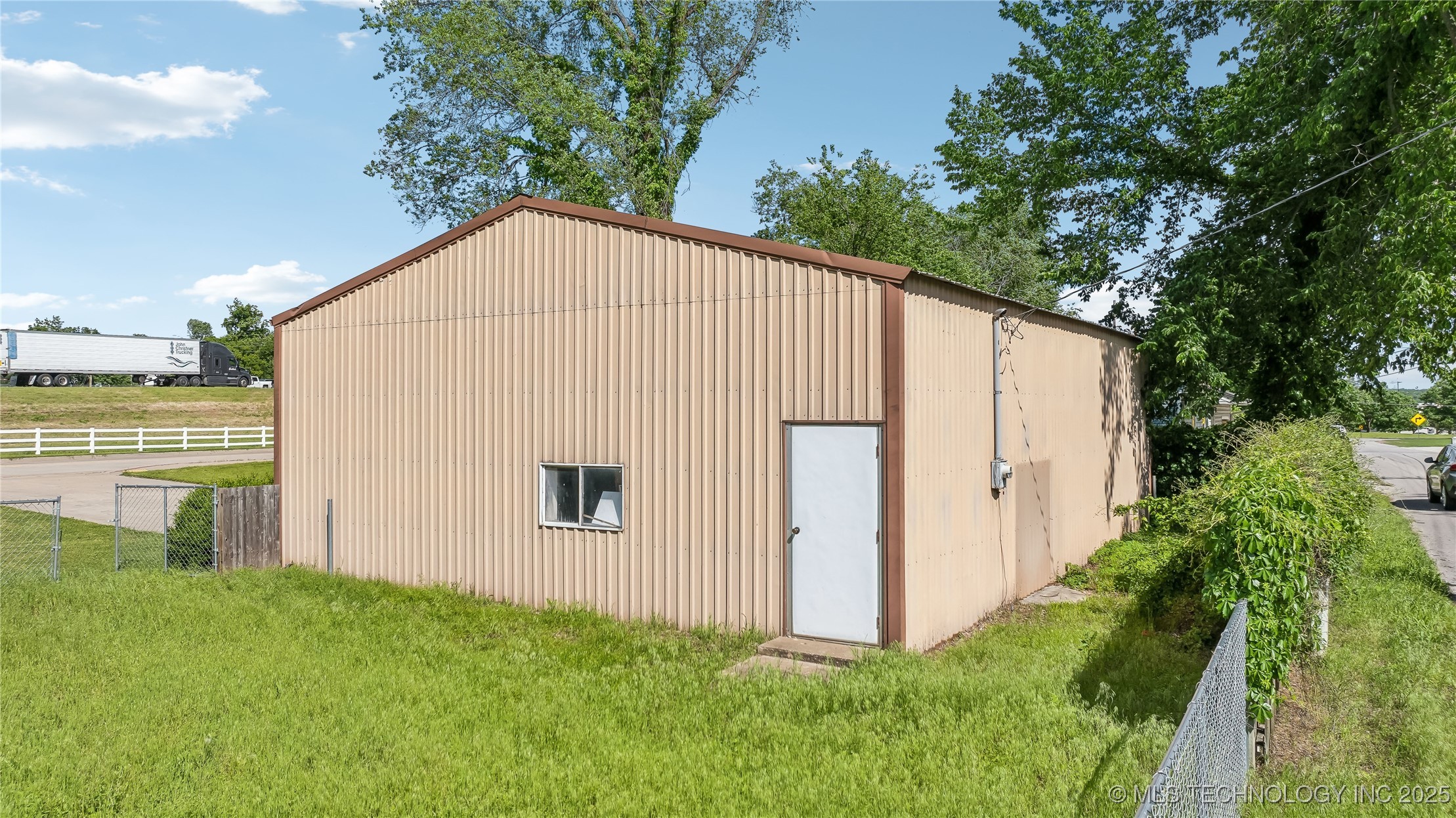 810 Katy Street Property Photo 12