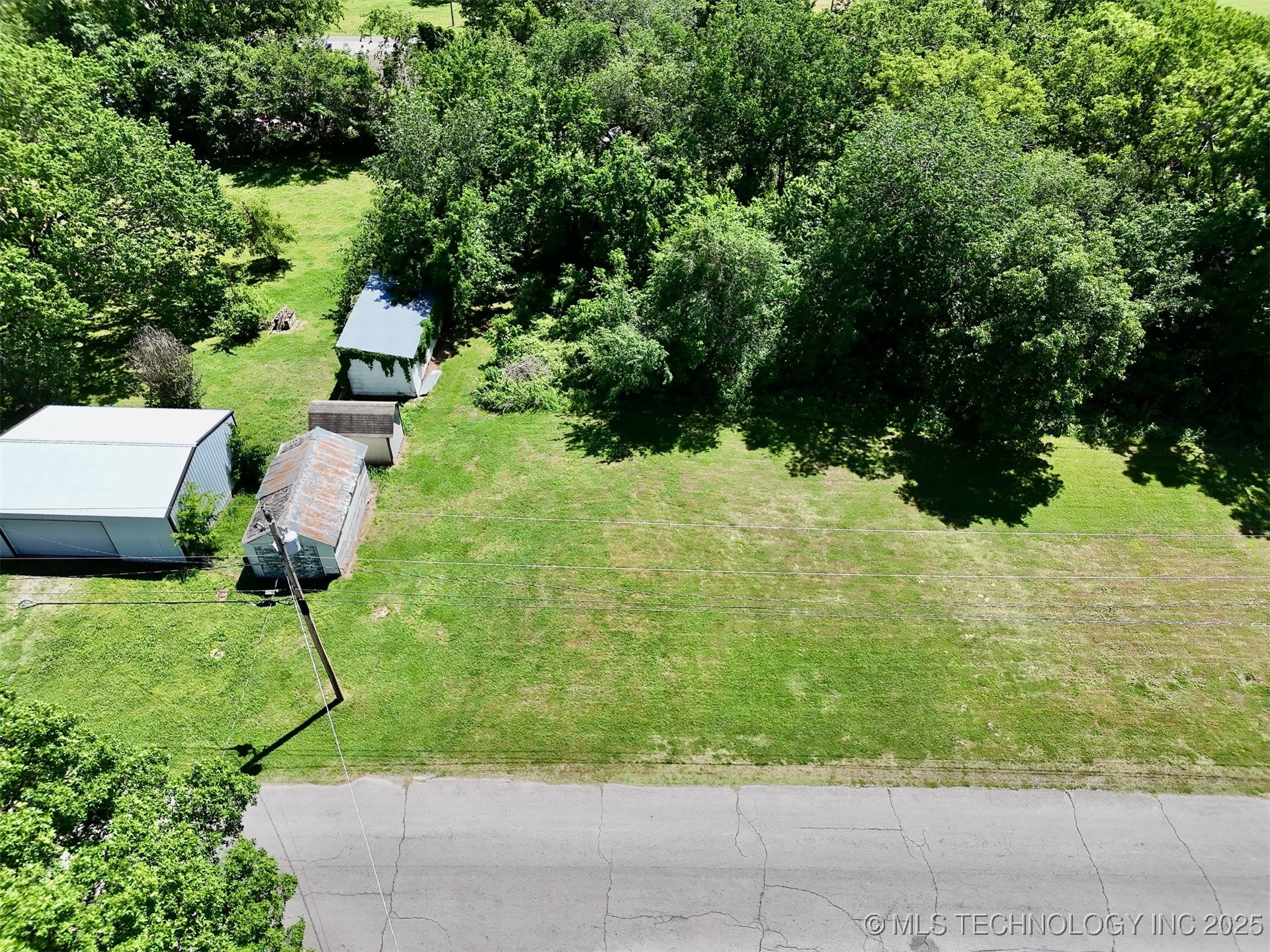 210 W Frontier Street Property Photo 10