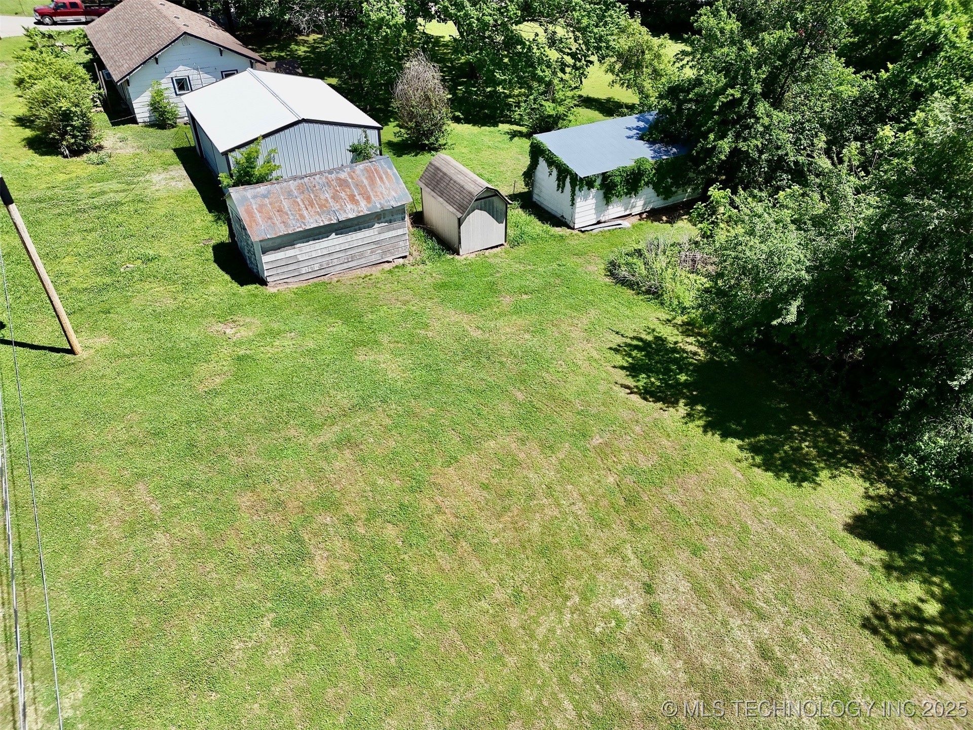 210 W Frontier Street Property Photo 13