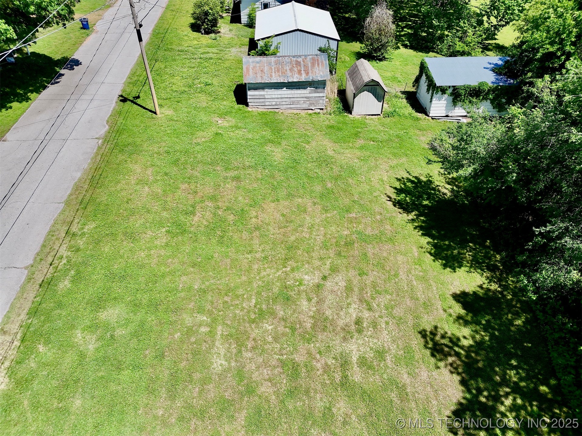 210 W Frontier Street Property Photo 14