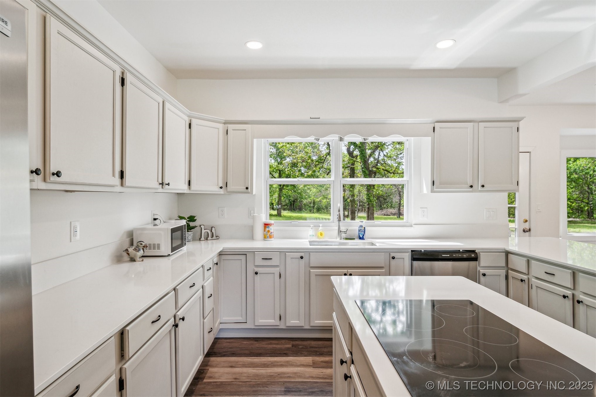 1001 County Road 2265 Property Photo 18