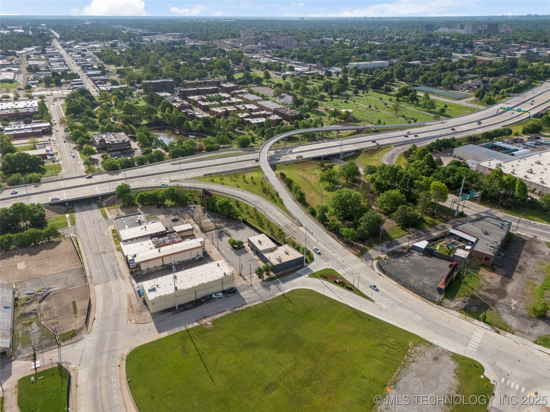 621 S Kenosha Avenue Property Photo 7