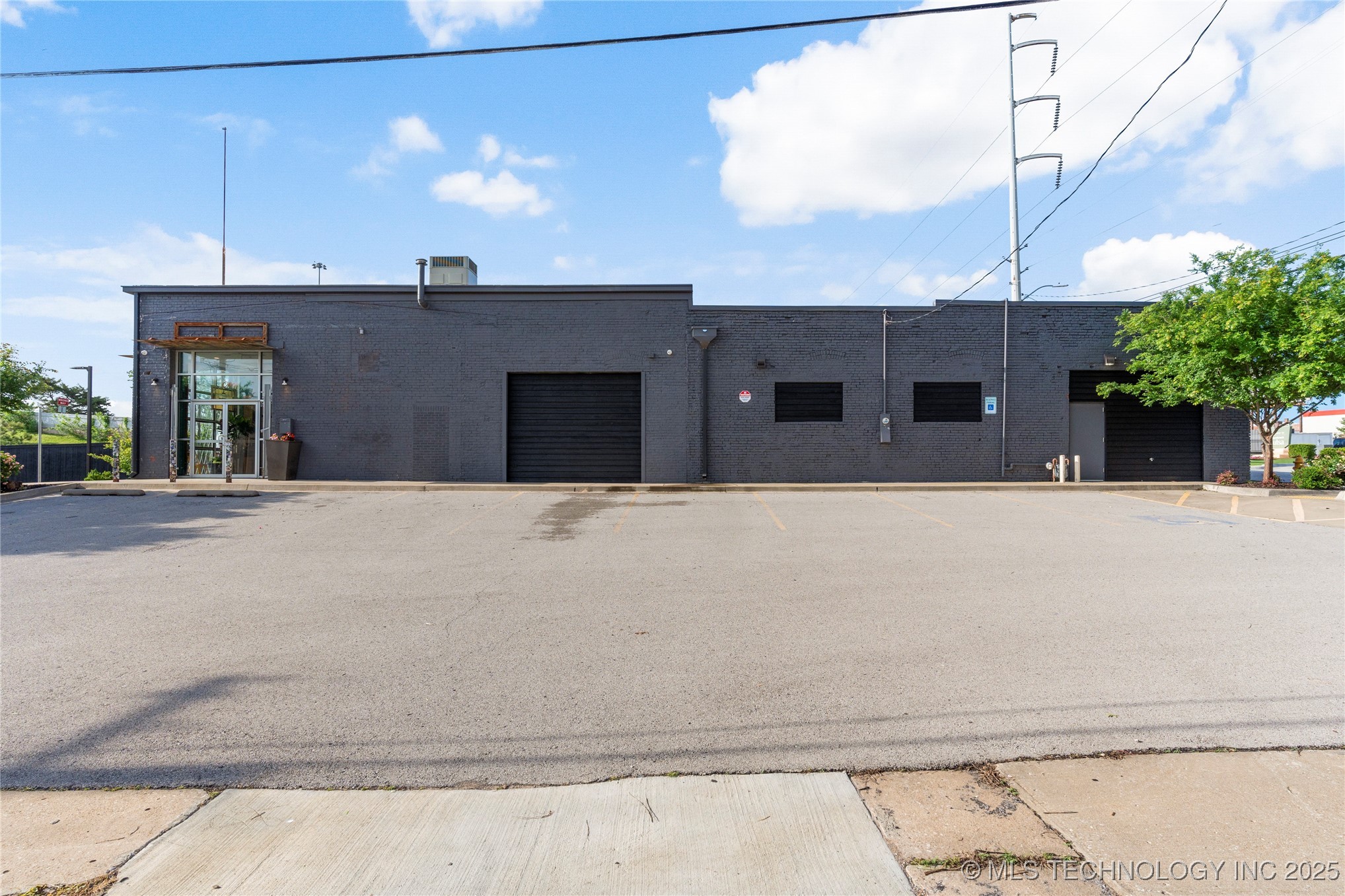 621 S Kenosha Avenue Property Photo 8