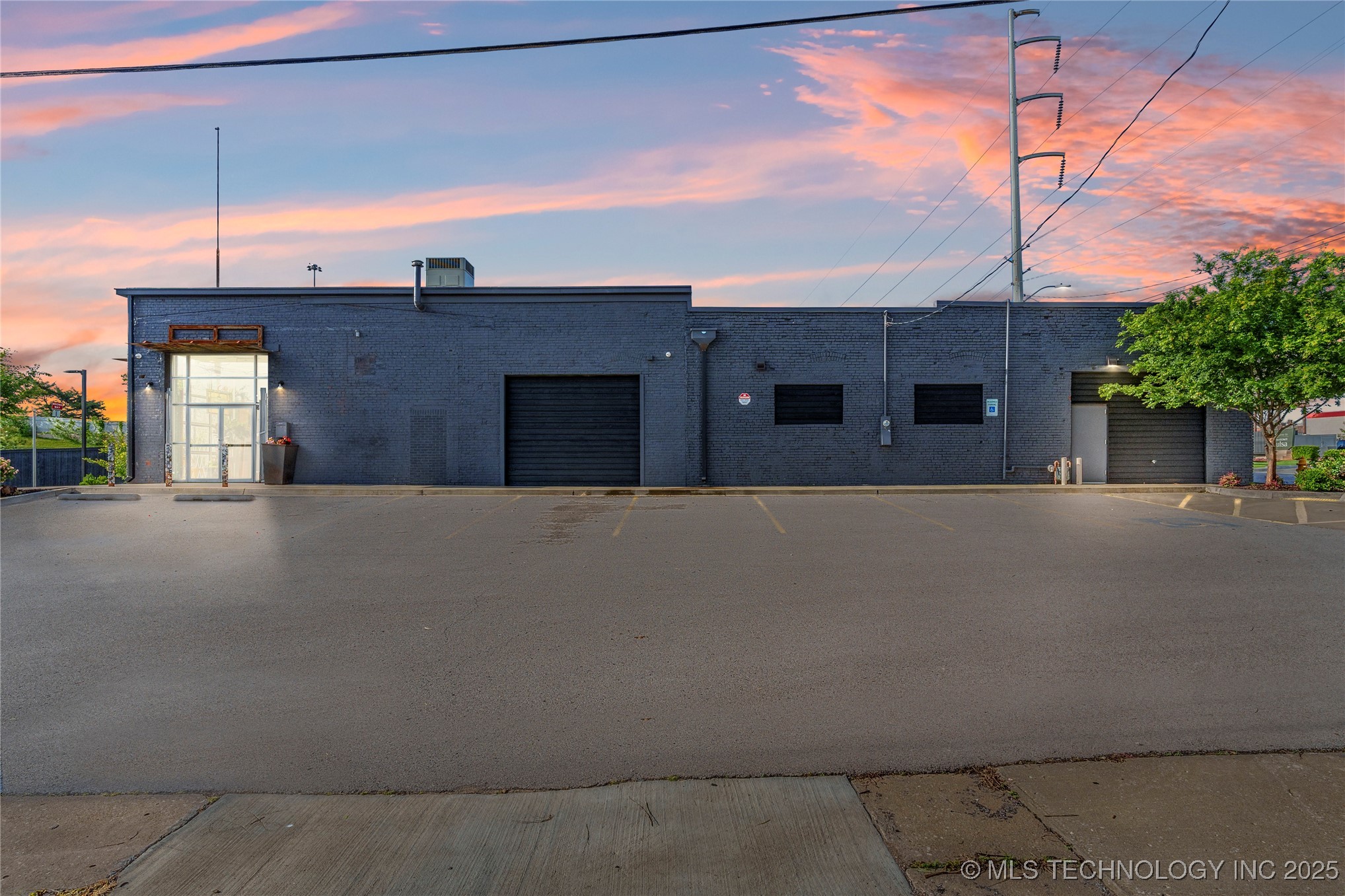 621 S Kenosha Avenue Property Photo 9