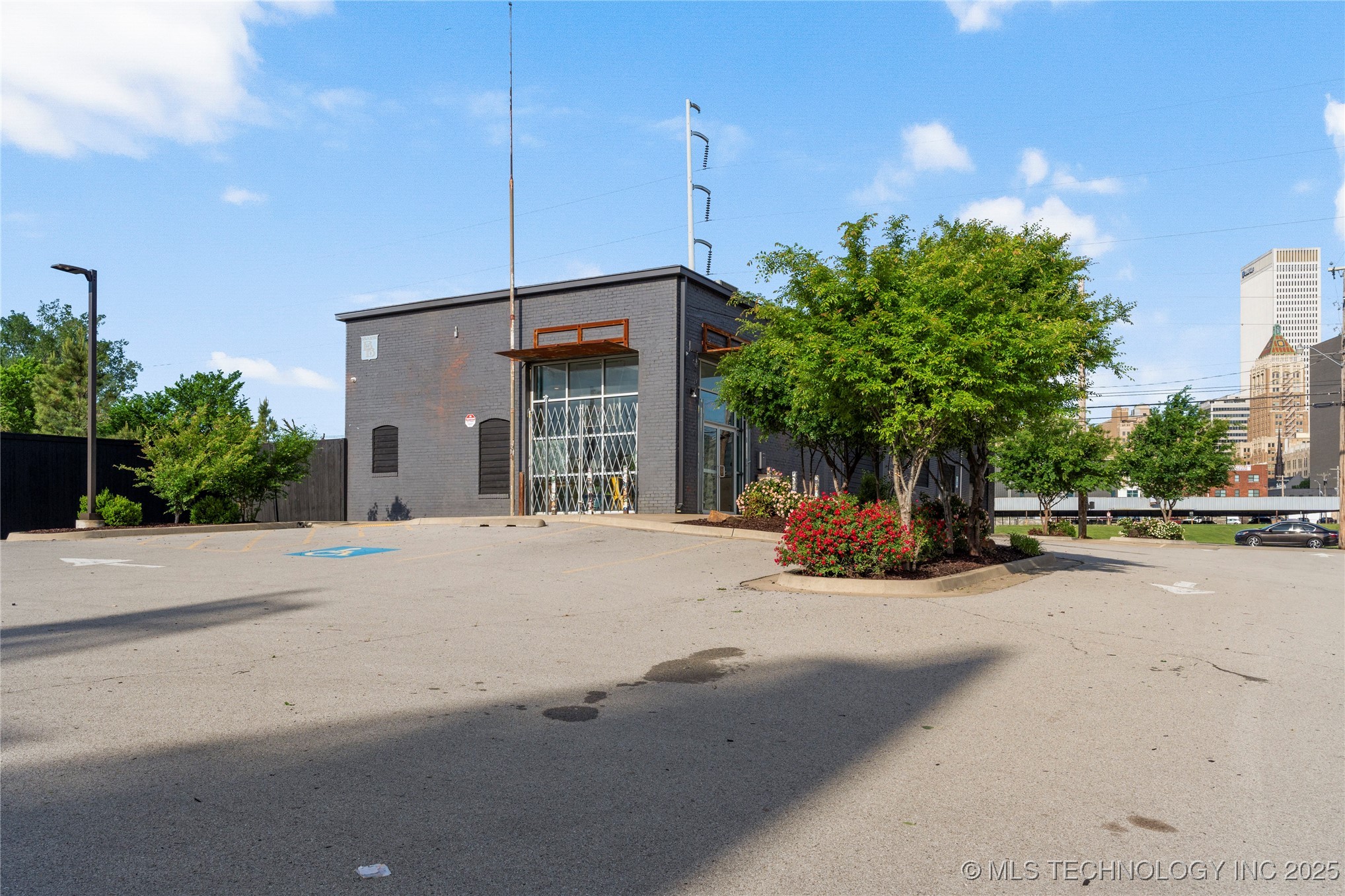 621 S Kenosha Avenue Property Photo 11