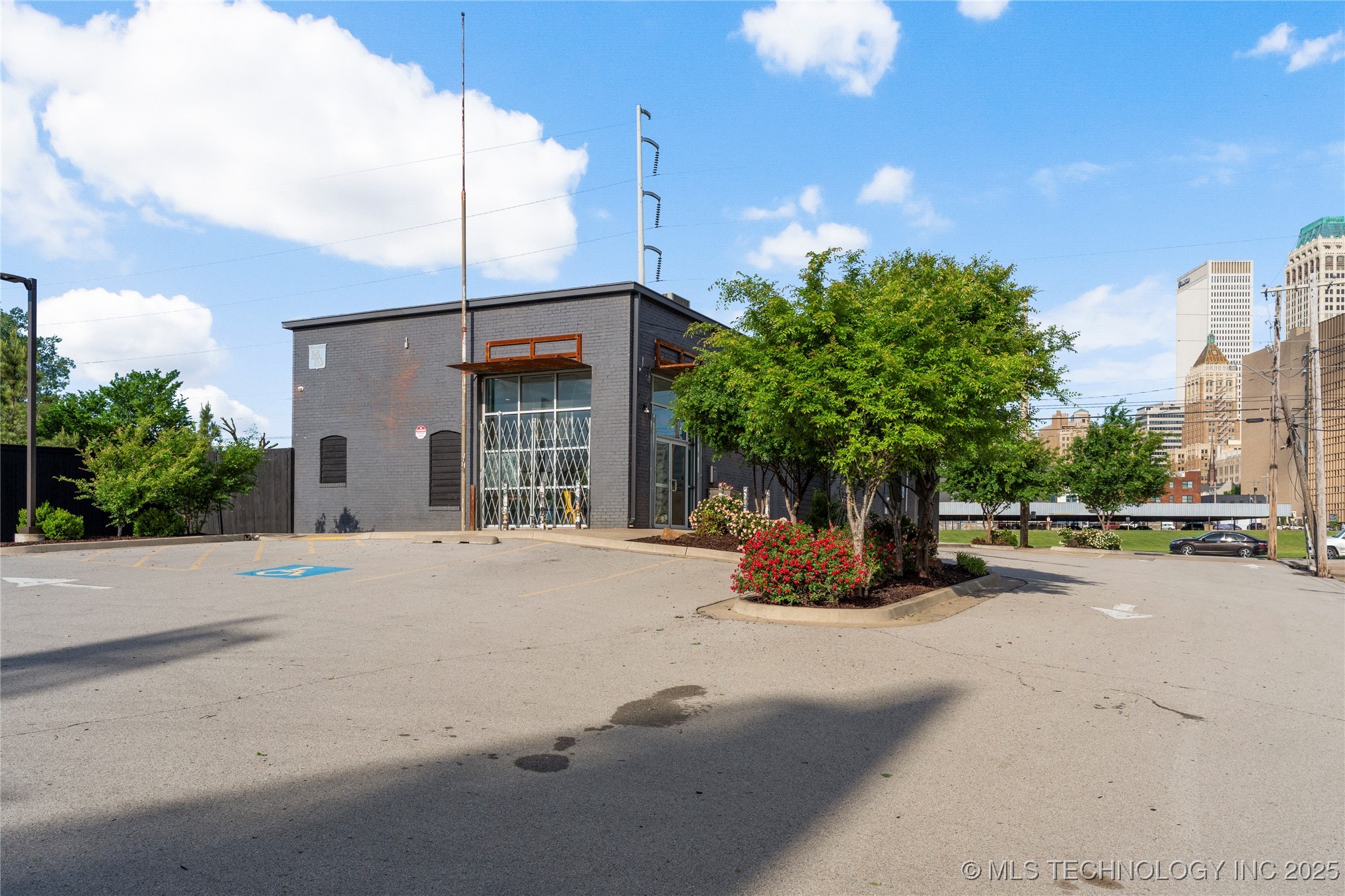 621 S Kenosha Avenue Property Photo 12