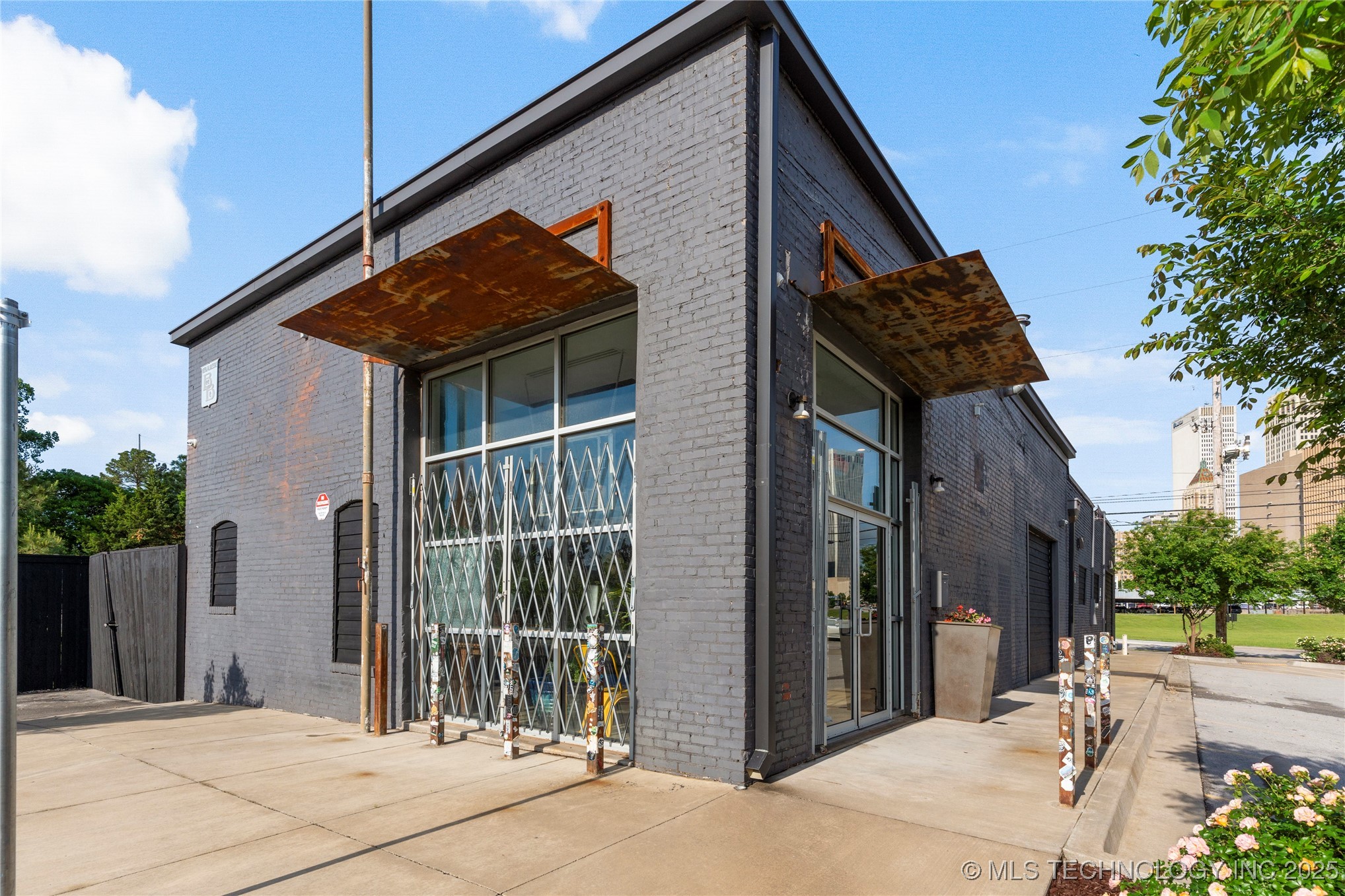 621 S Kenosha Avenue Property Photo 13