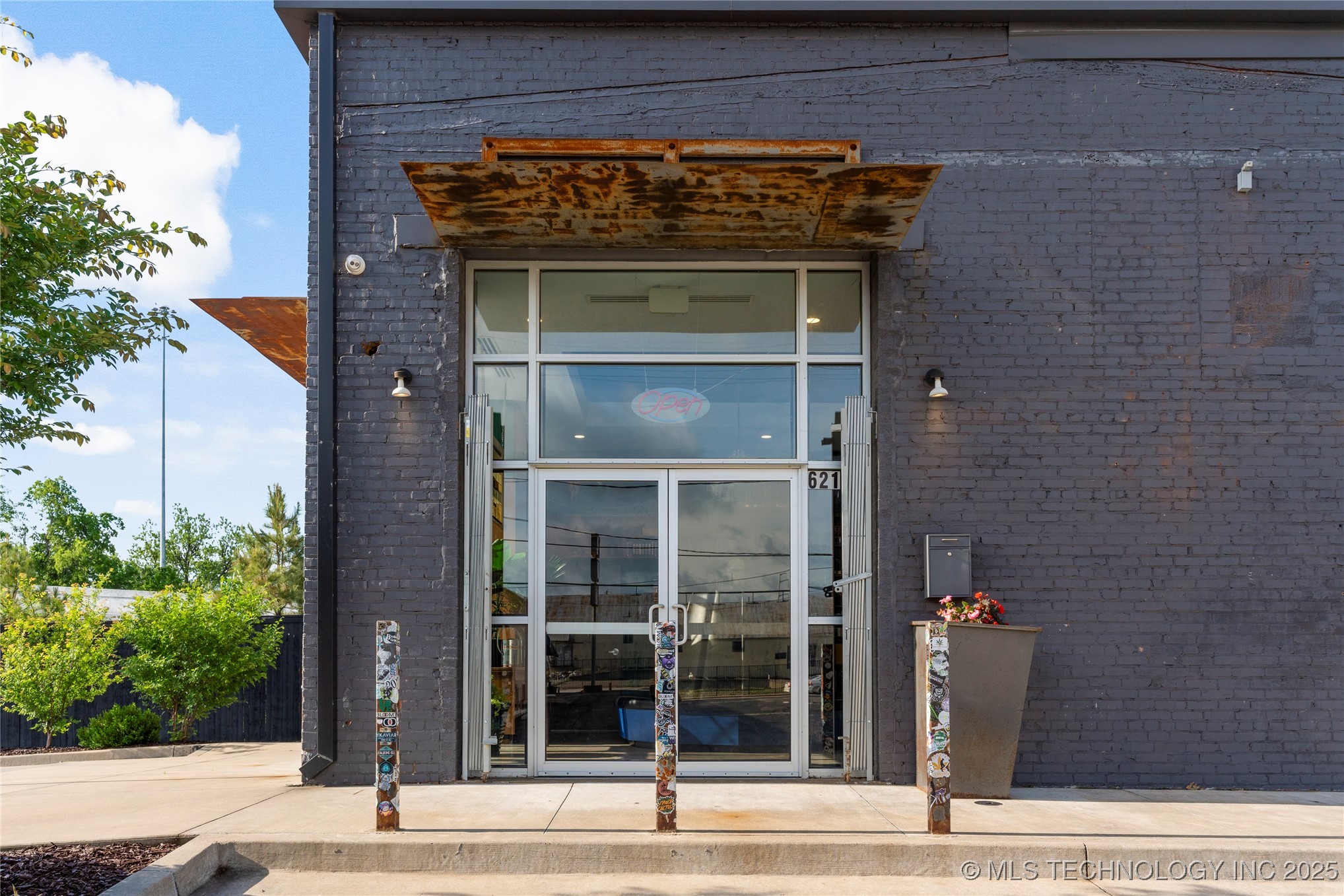 621 S Kenosha Avenue Property Photo 15